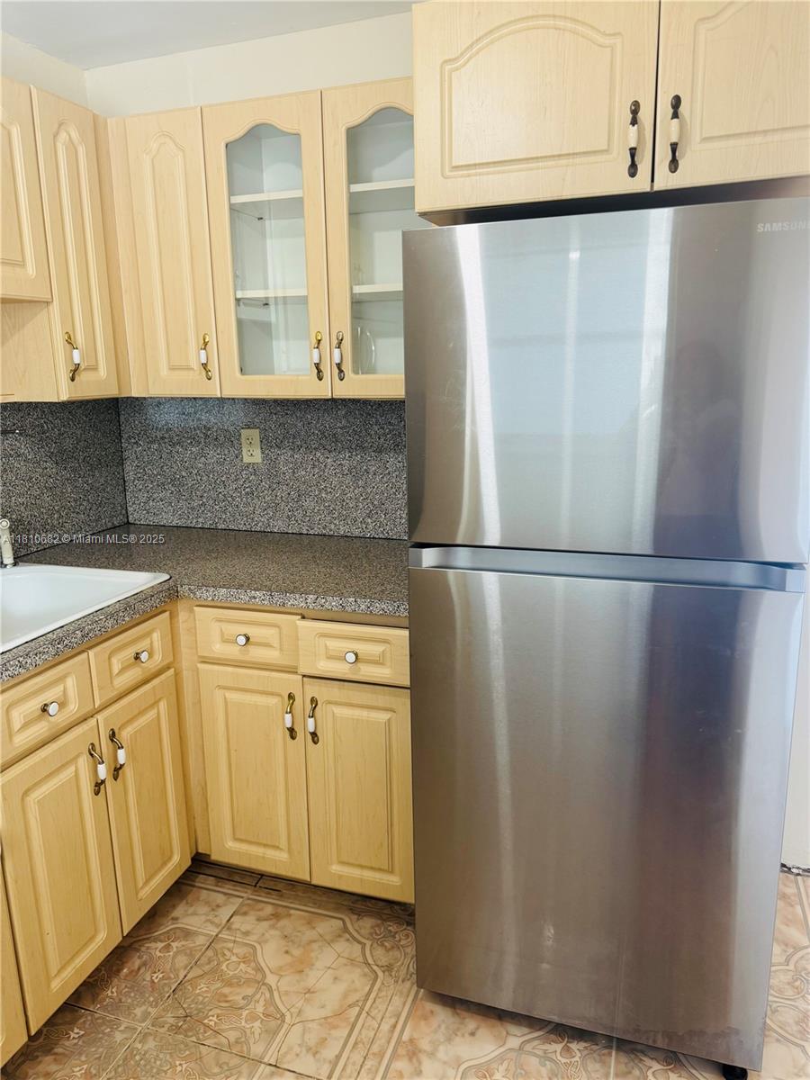 1735 W 60th St #M305,Hialeah, FL 33012