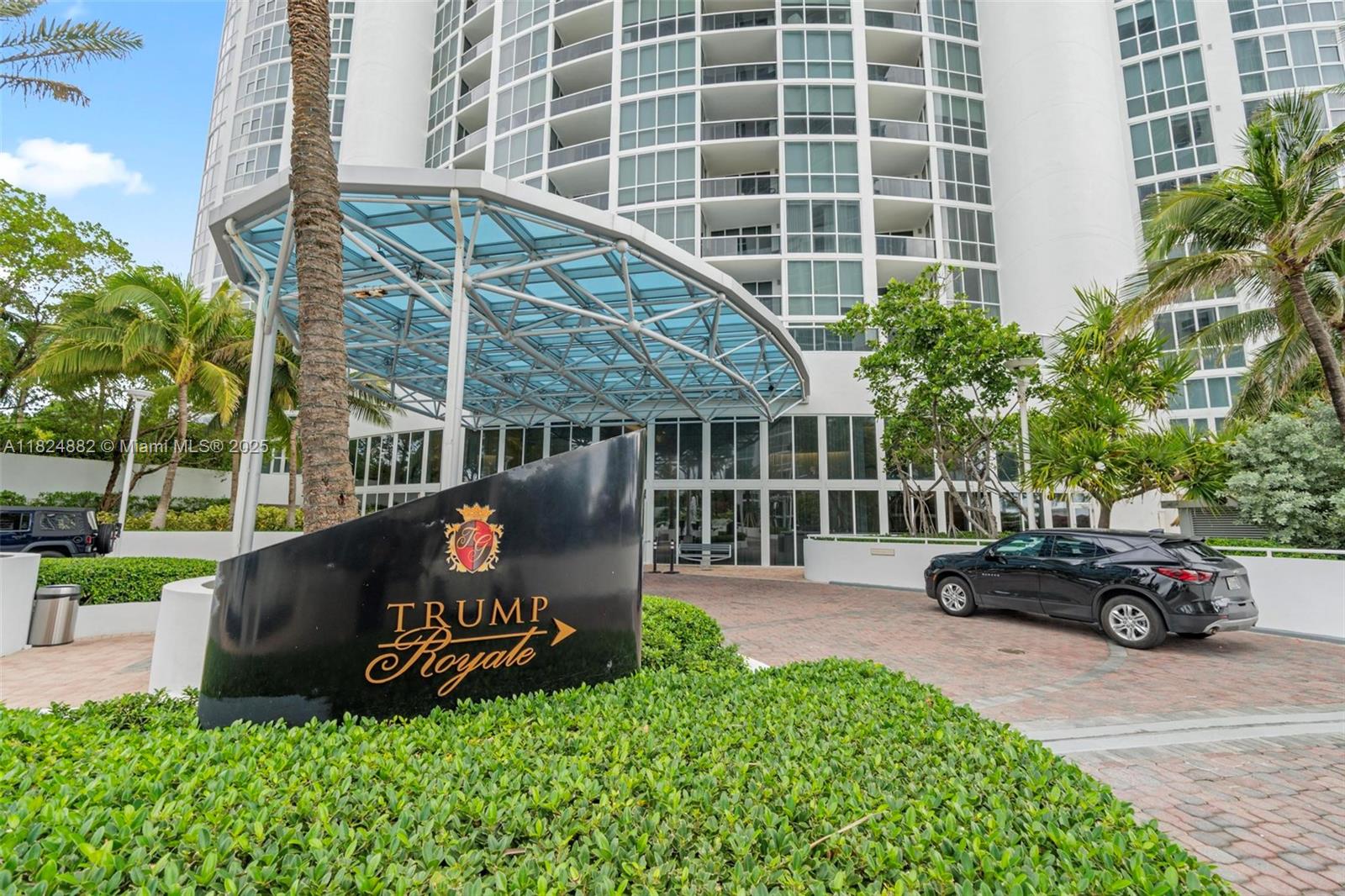 image Trump Royale Condo11