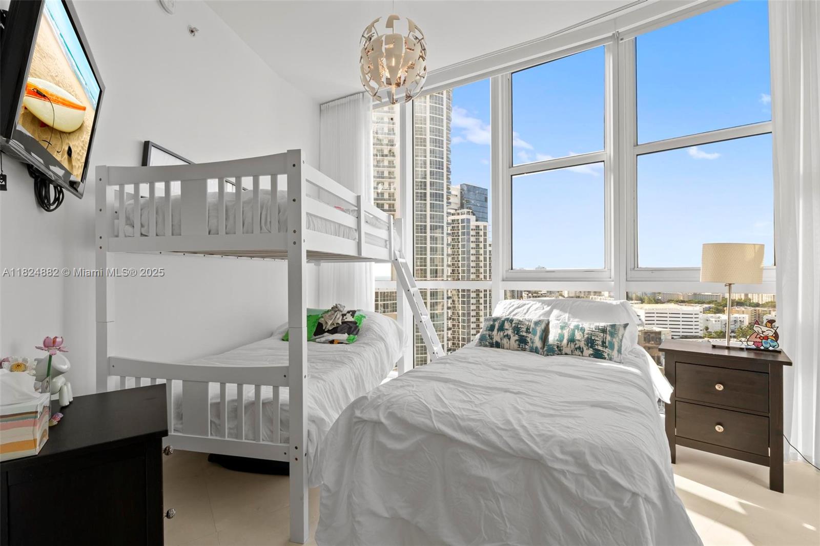 image Trump Royale Condo12