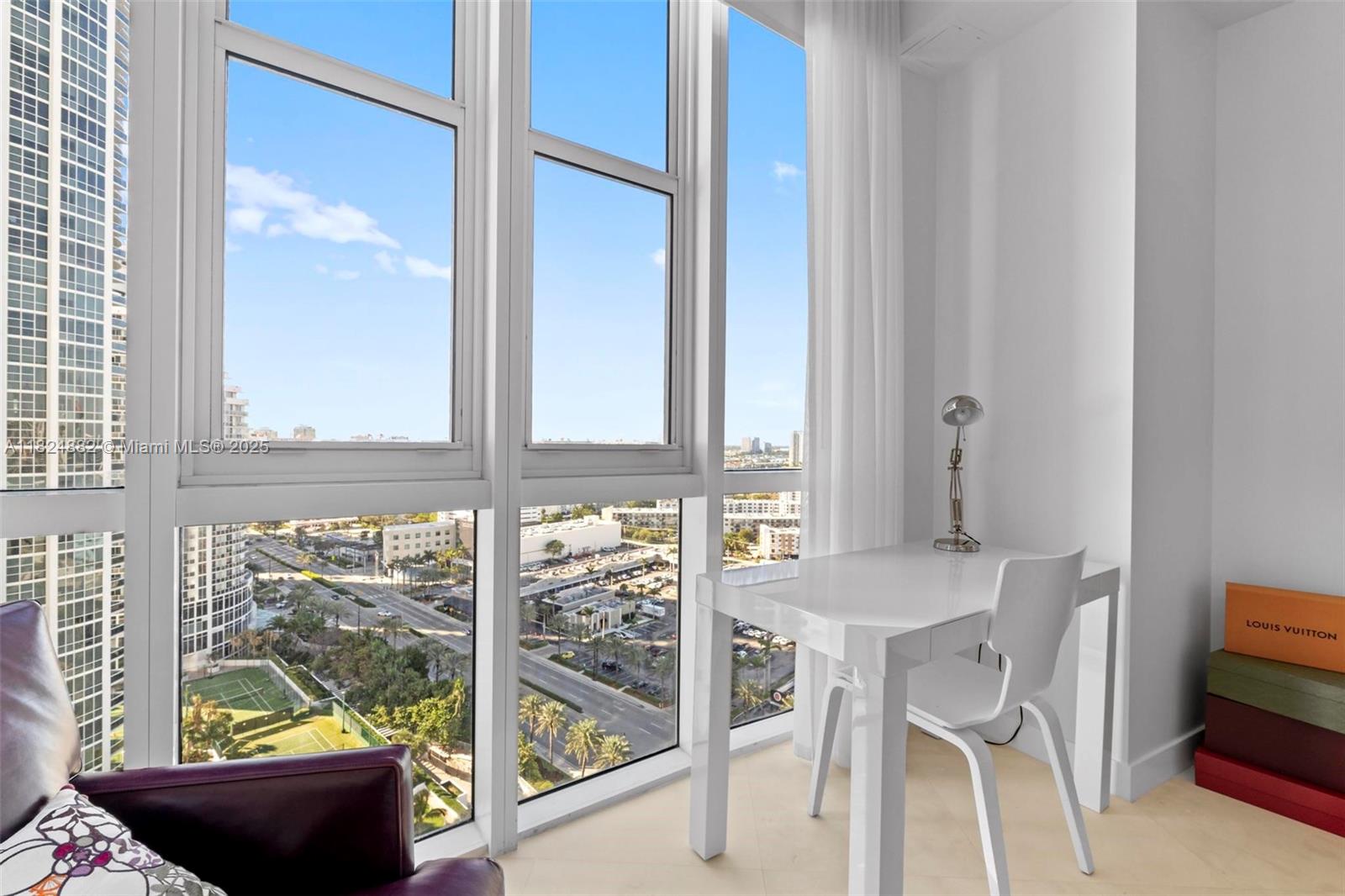 image Trump Royale Condo16