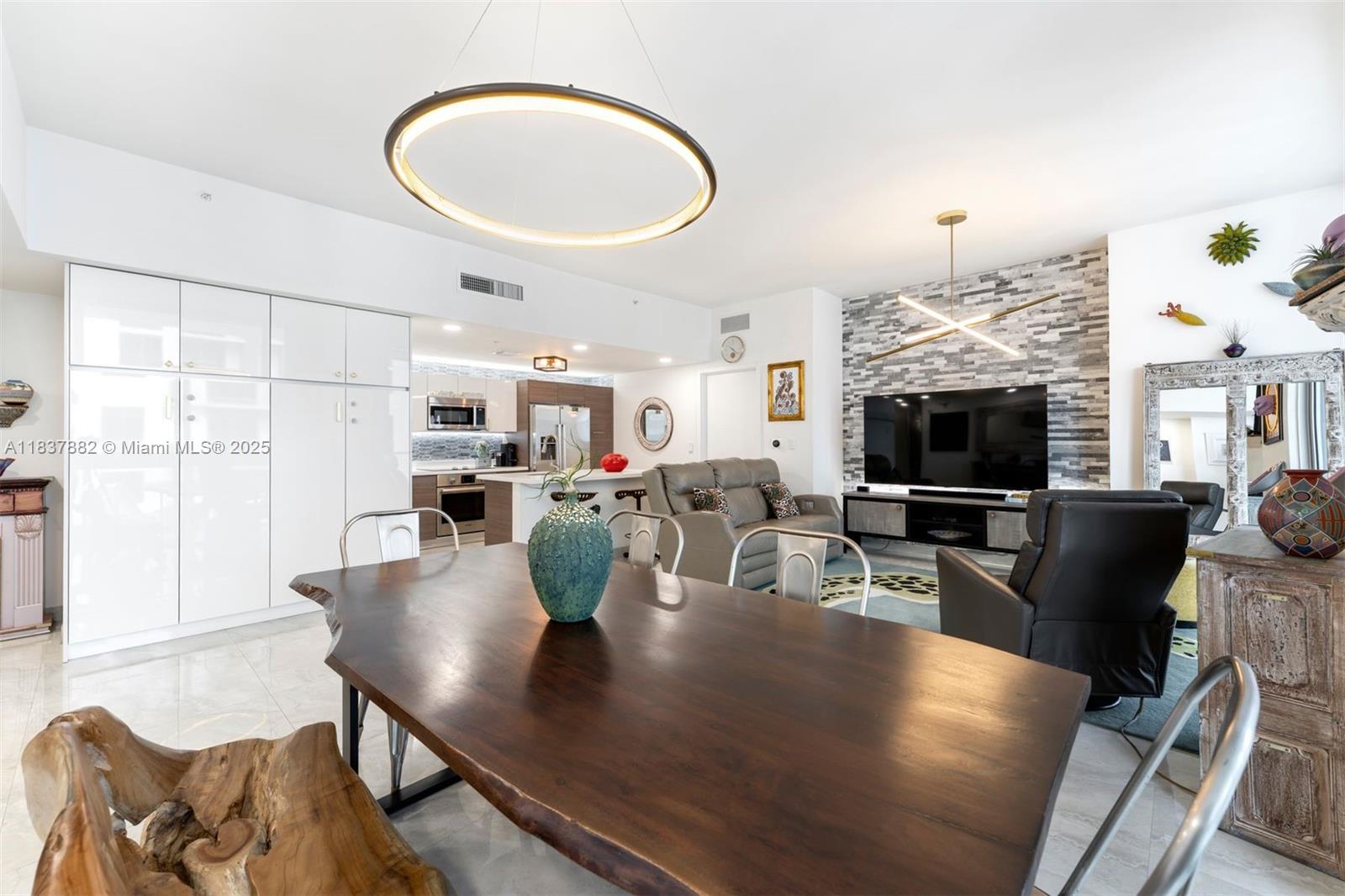 image BRICKELL TEN CONDO4