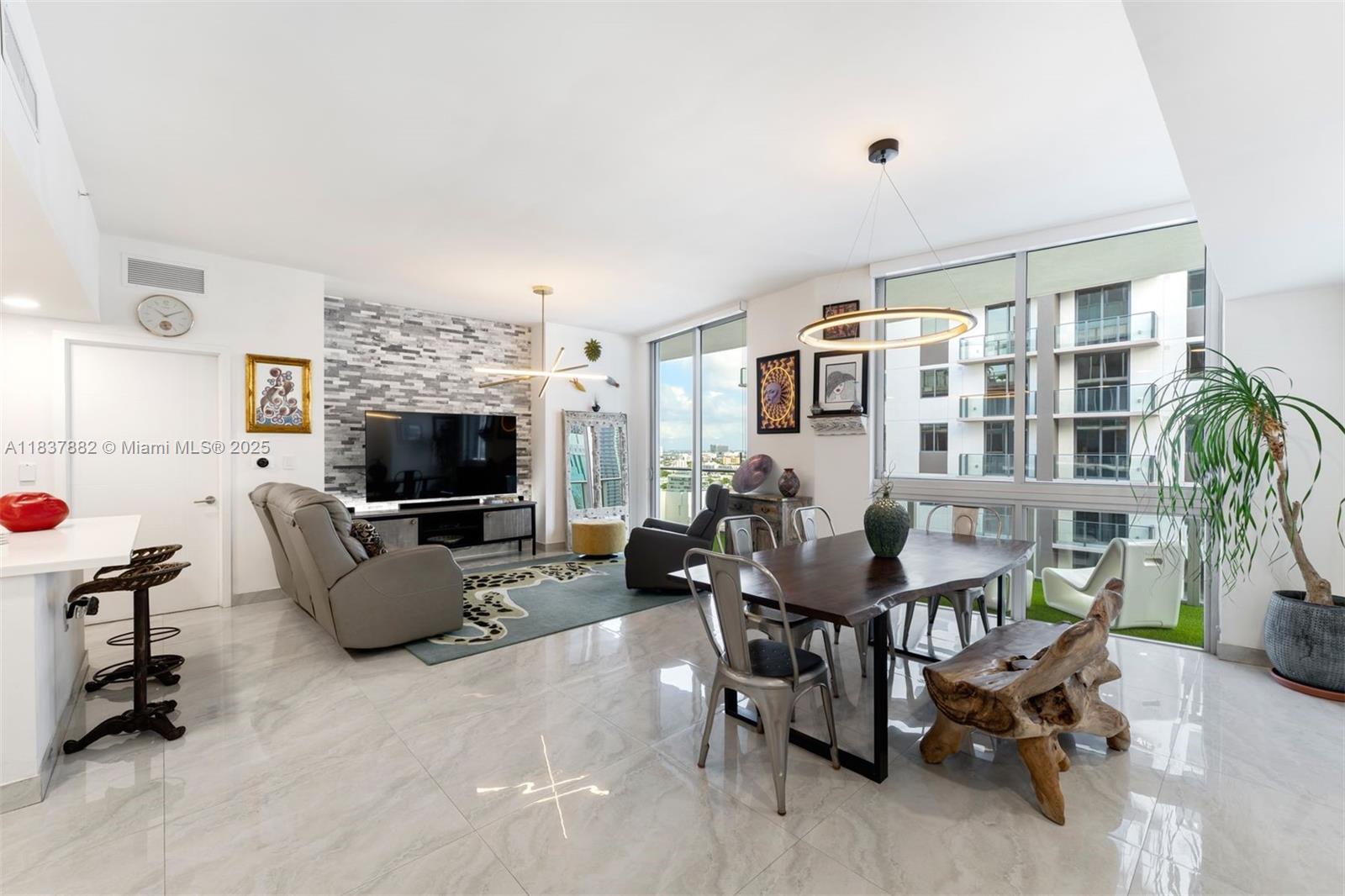 image BRICKELL TEN CONDO5