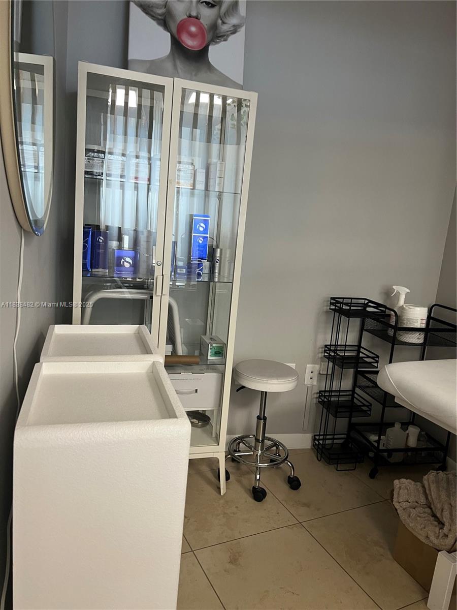 image Midblock Miami Condo22