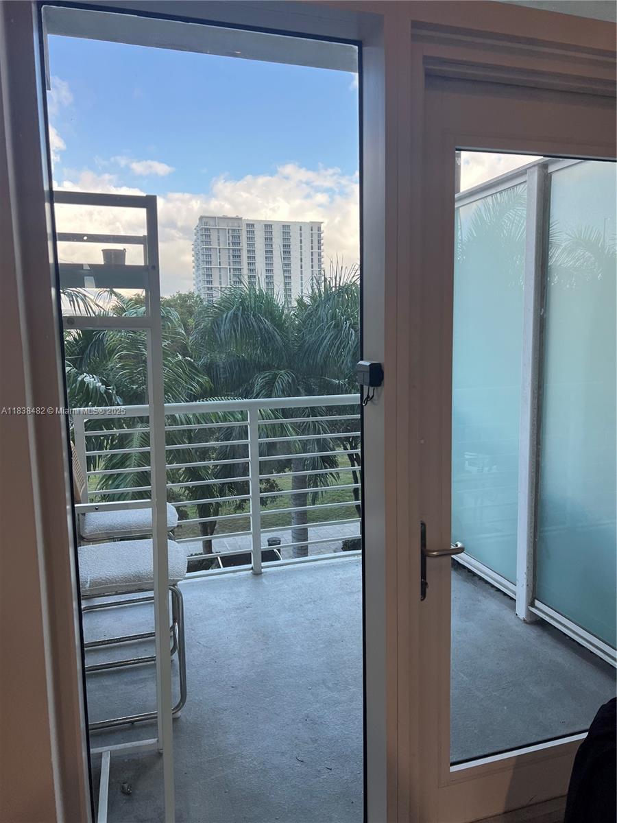 image Midblock Miami Condo30