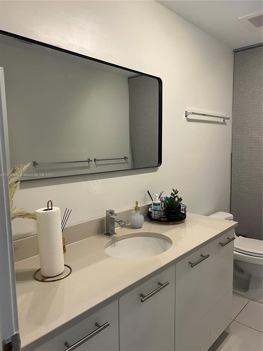 image Midblock Miami Condo33