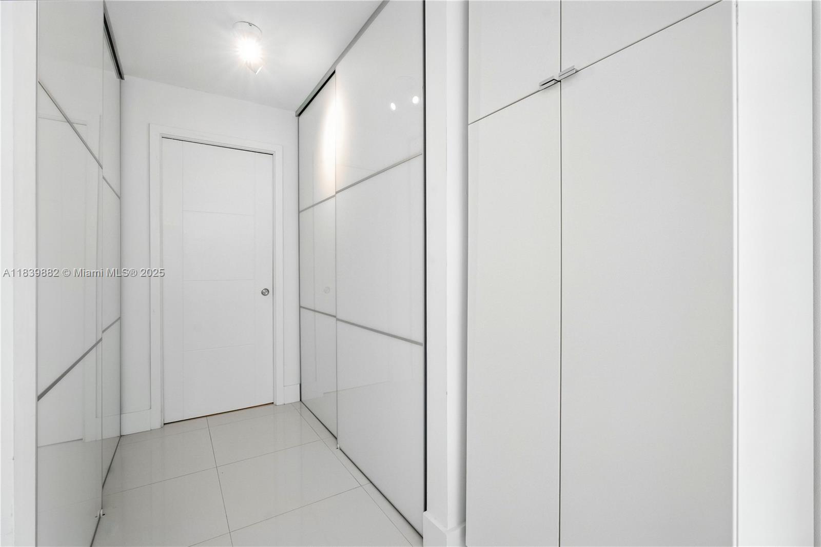 image Brickell Harbour Condo11