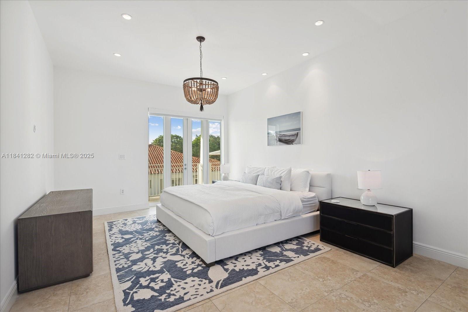 350 E Woodcrest Rd Key Biscayne, FL 33149 350 E Woodcrest Rd Key Biscayne, FL 33149