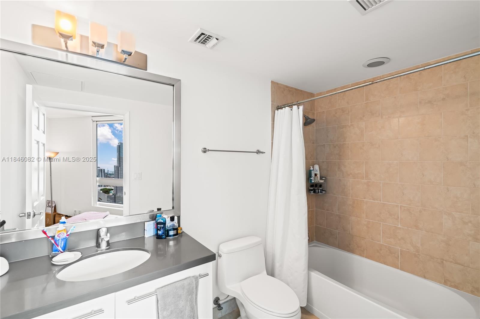 image Ivy Condominium14