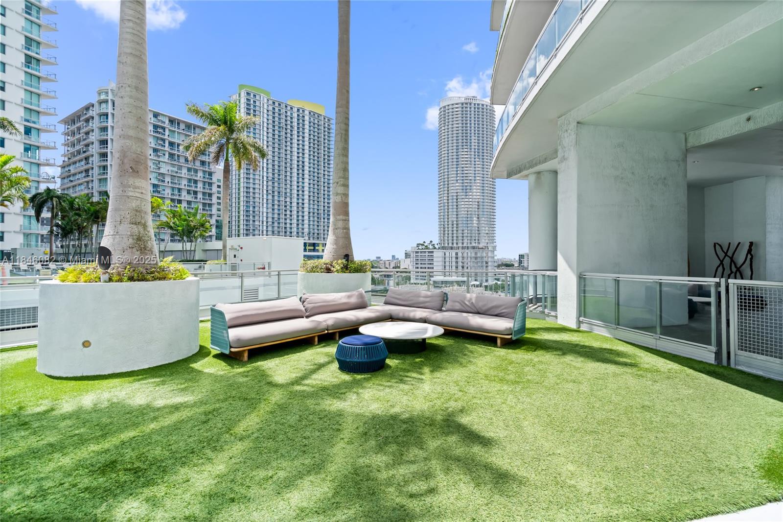 image Ivy Condominium20