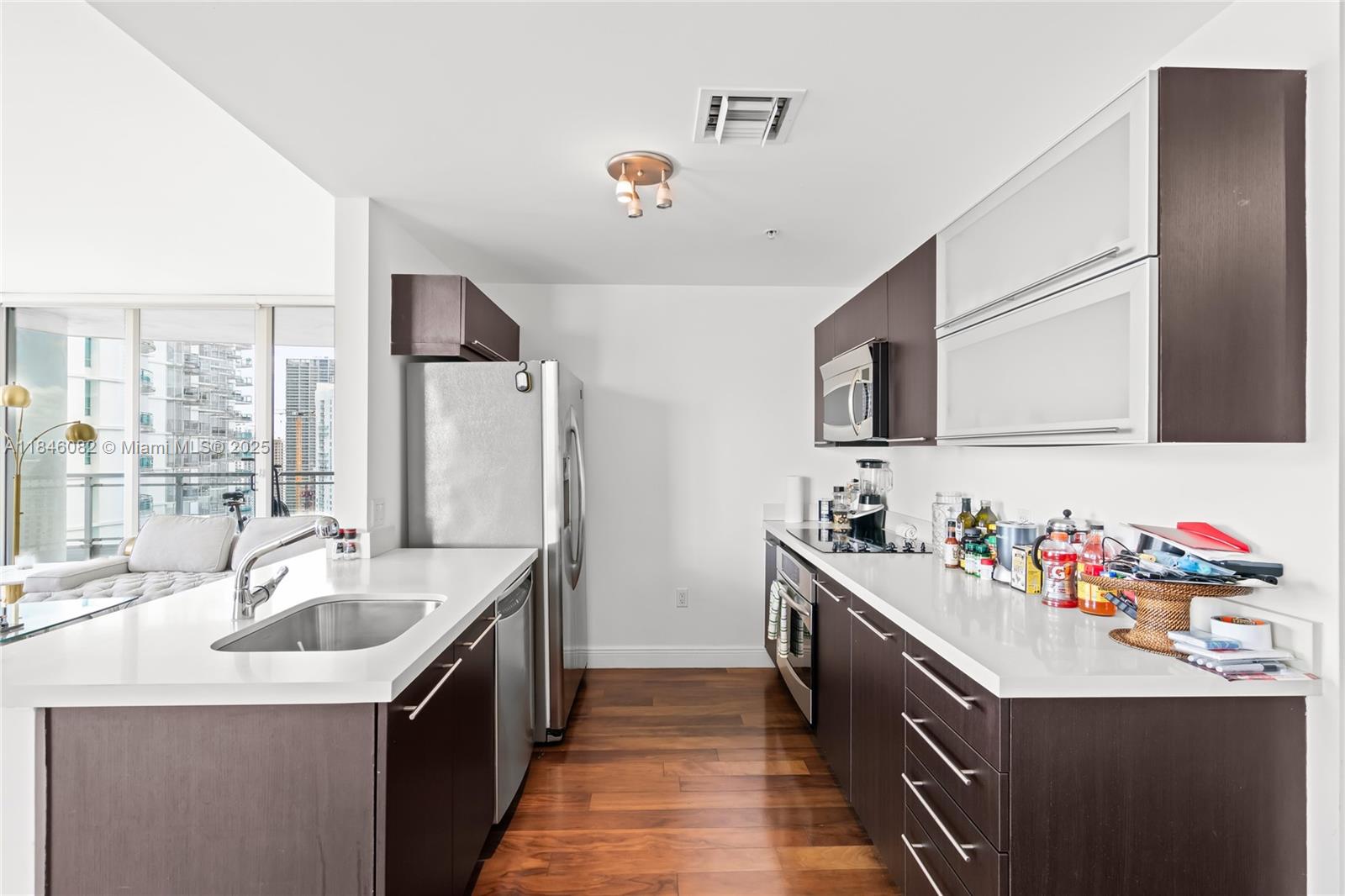 image Ivy Condominium5
