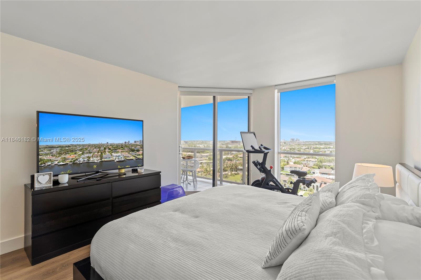 3598 Yacht Clb Dr #1601 Aventura, FL 33180