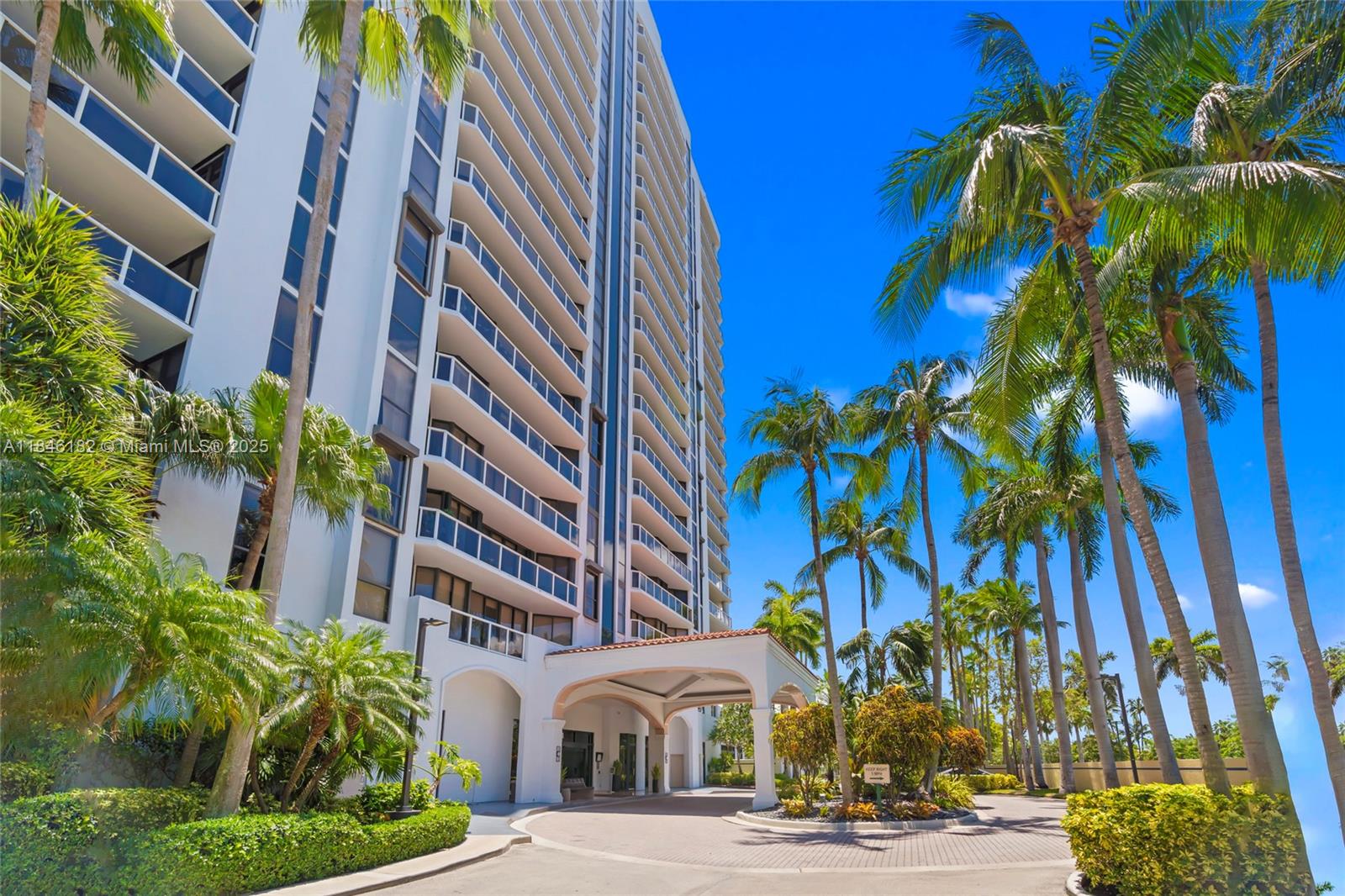 3598 Yacht Clb Dr #1601 Aventura, FL 33180