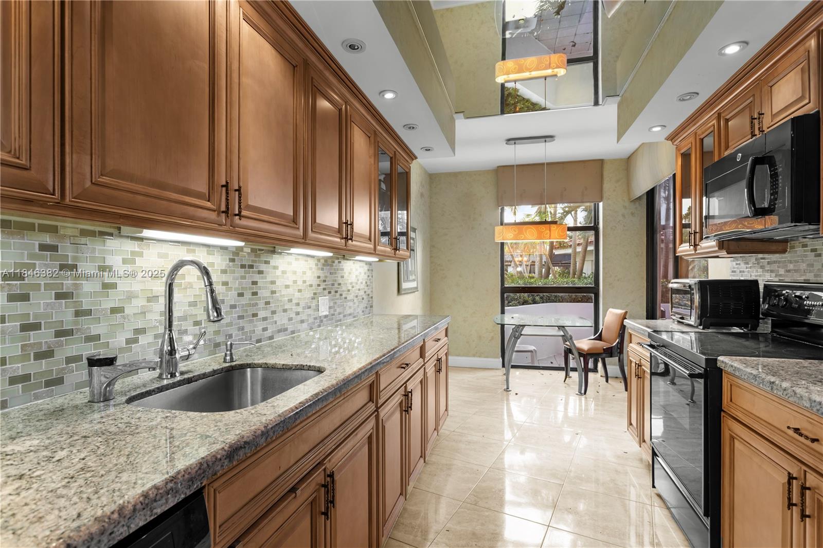 image Hamptons West Condo10