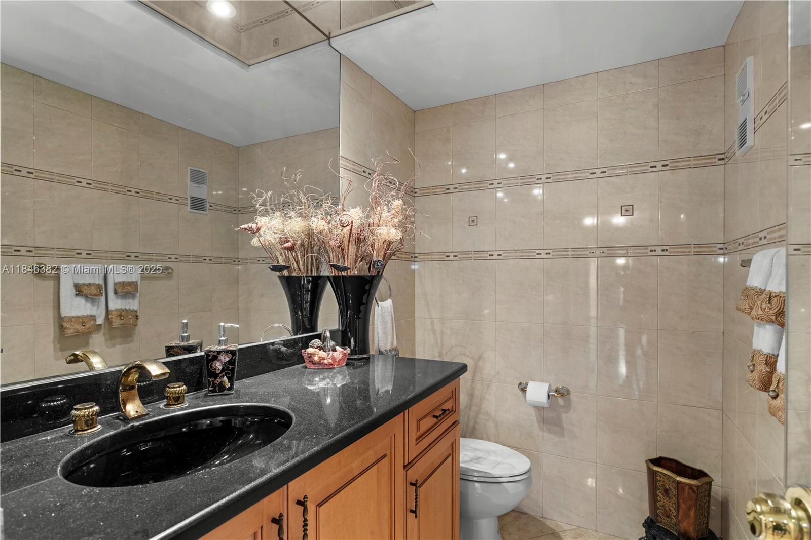 image Hamptons West Condo11