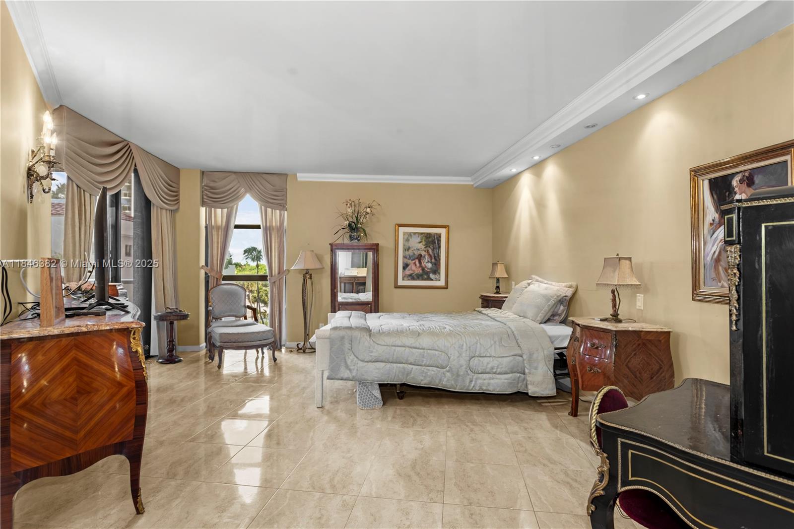 image Hamptons West Condo12