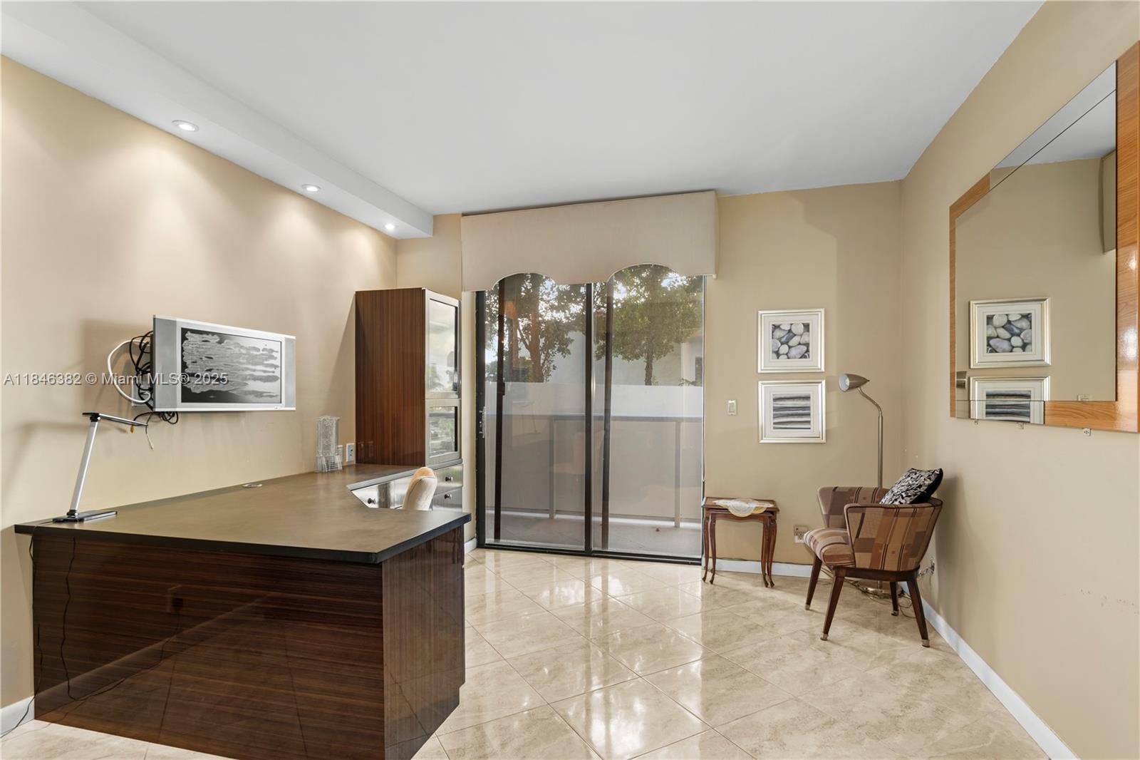 image Hamptons West Condo18