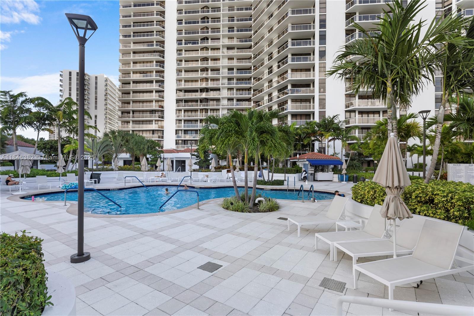 image Hamptons West Condo25