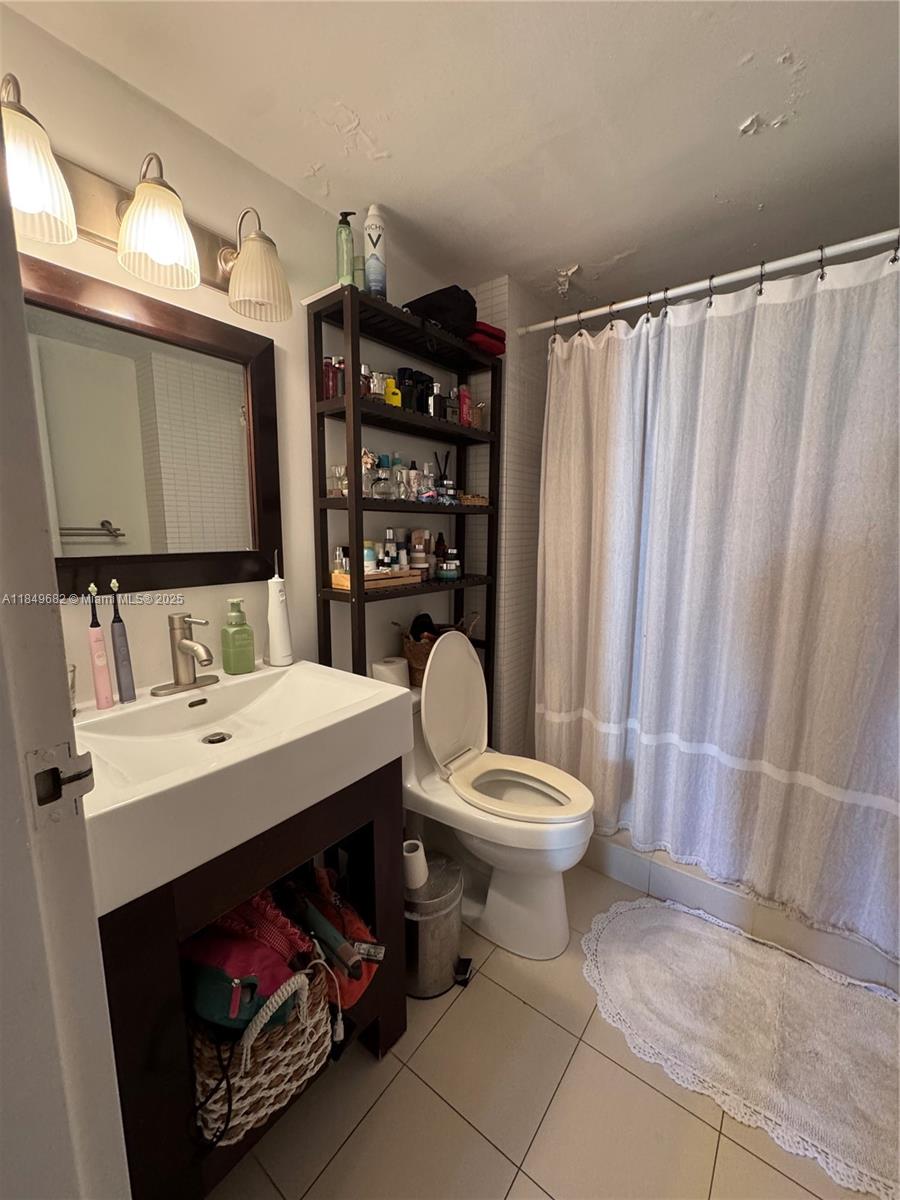 image Brickell Harbour Condo12