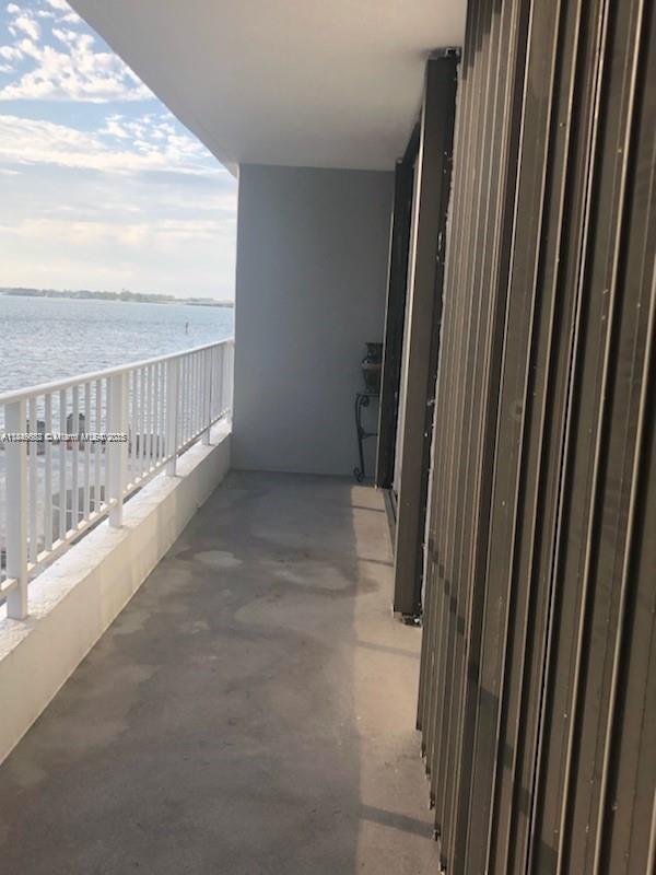 image Brickell Harbour Condo6