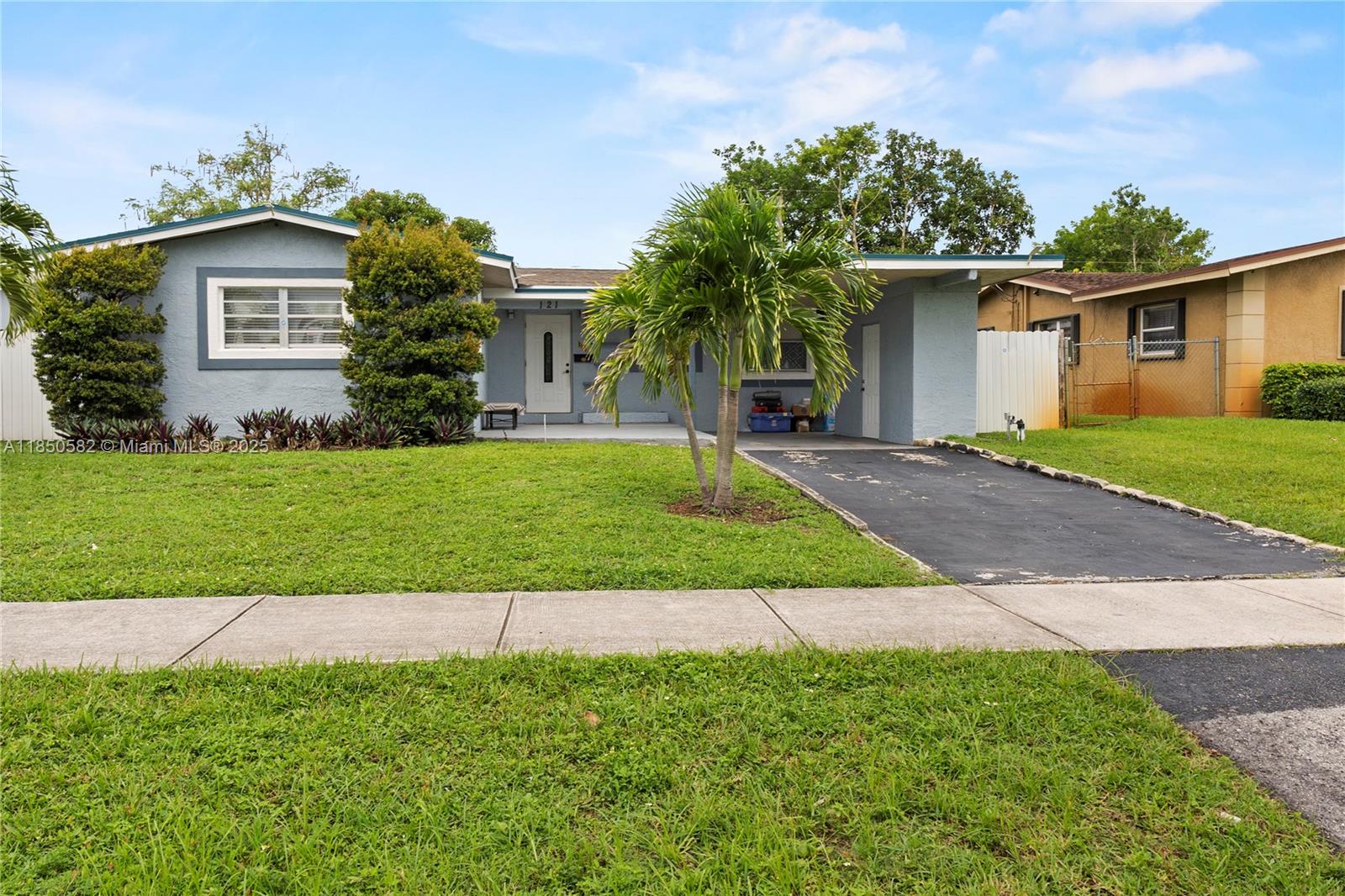 121 SW 28th Ter