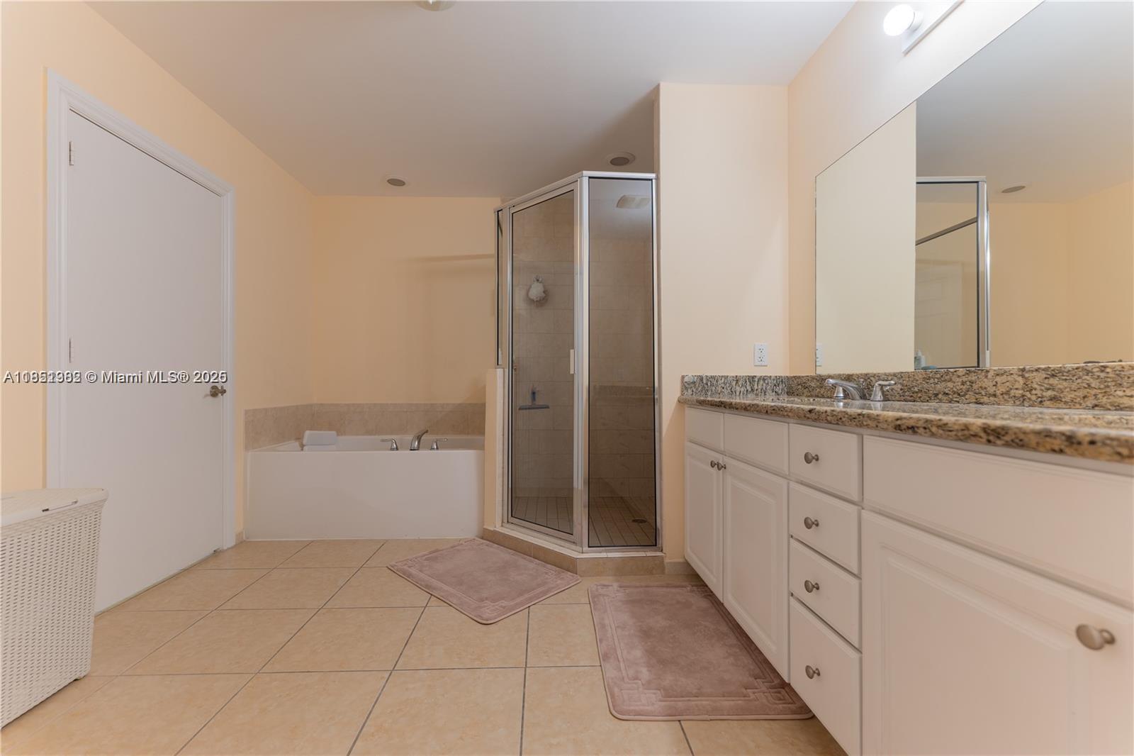 image Alaqua Condo32