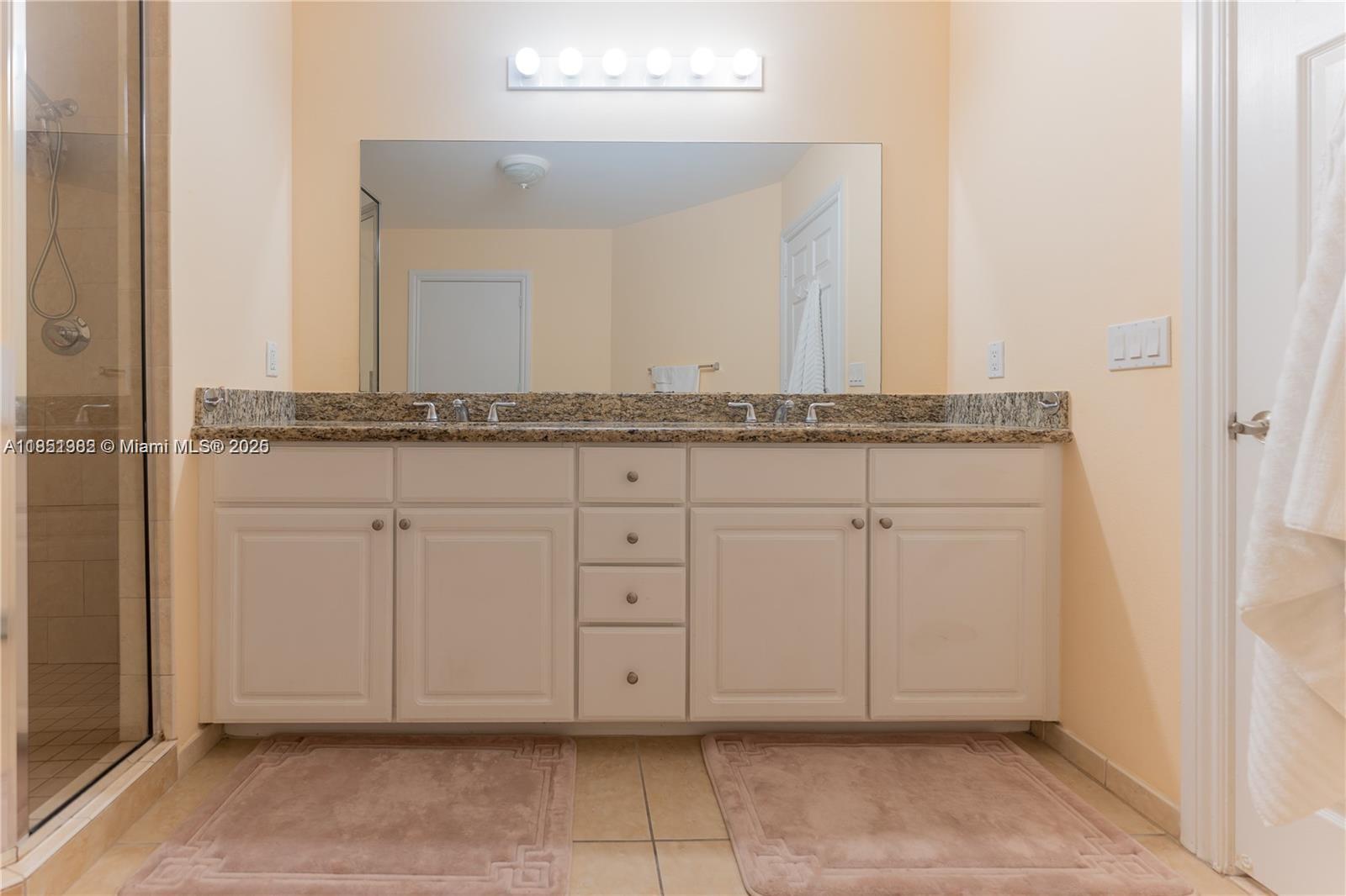image Alaqua Condo33