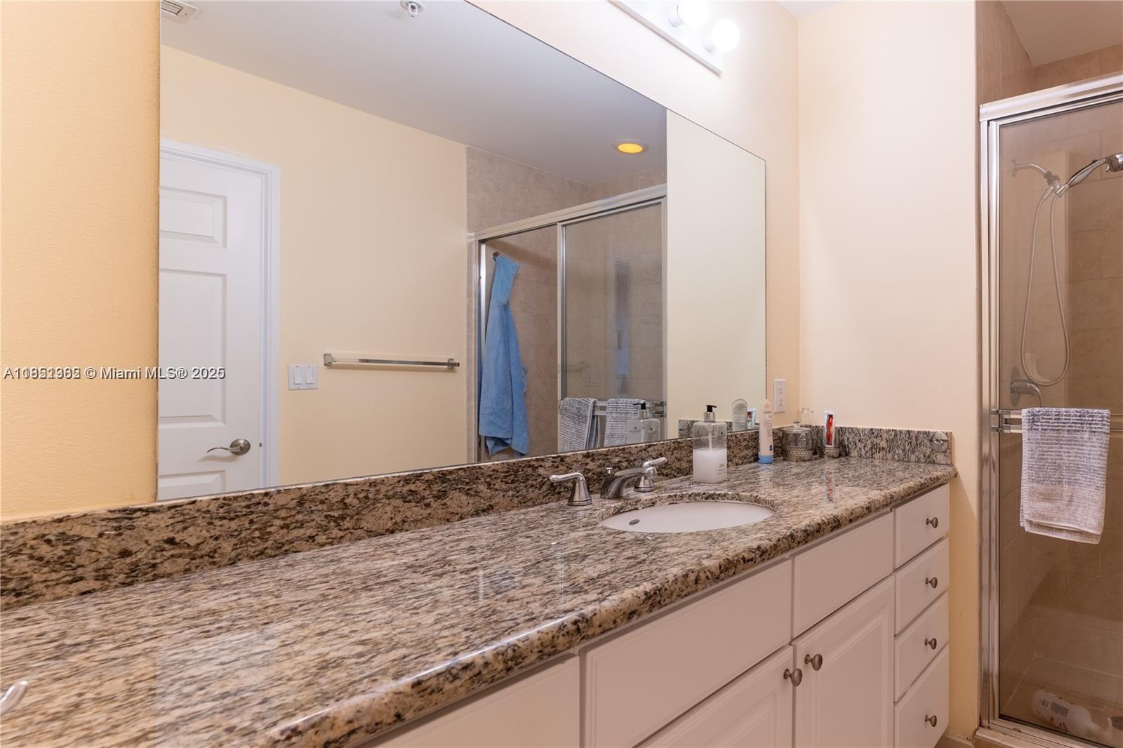 image Alaqua Condo47
