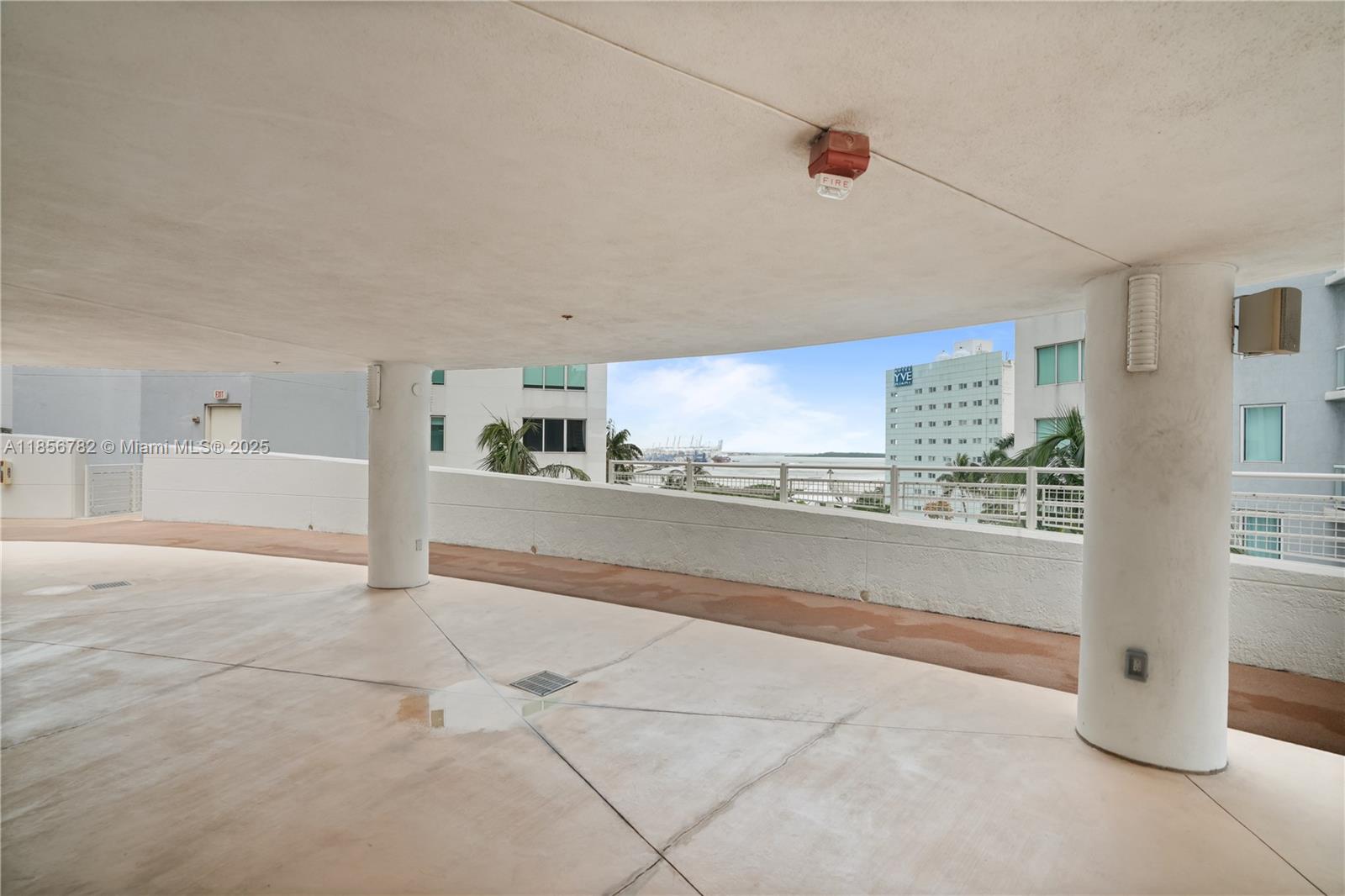 image Vizcayne Condominium31