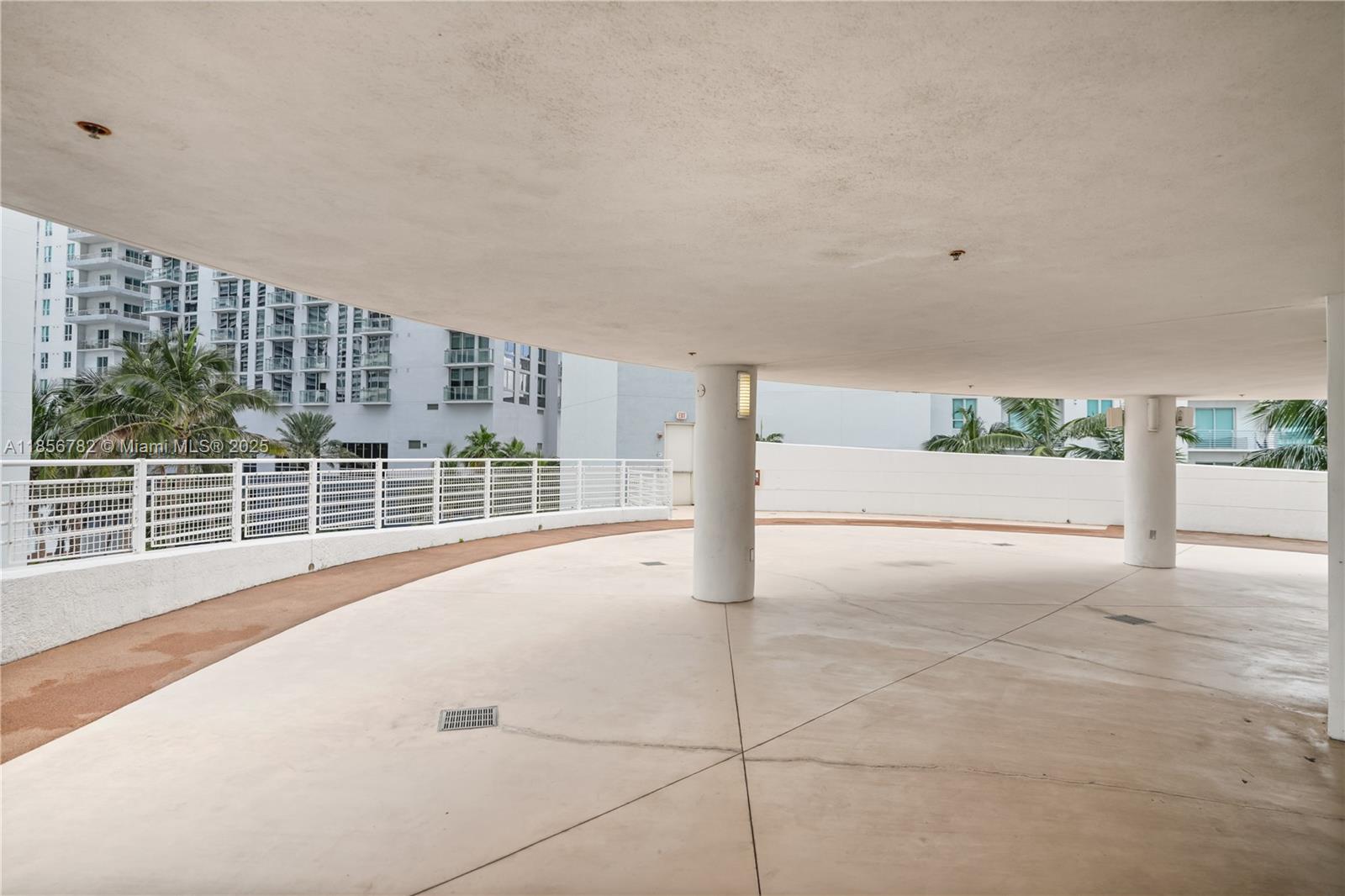 image Vizcayne Condominium32