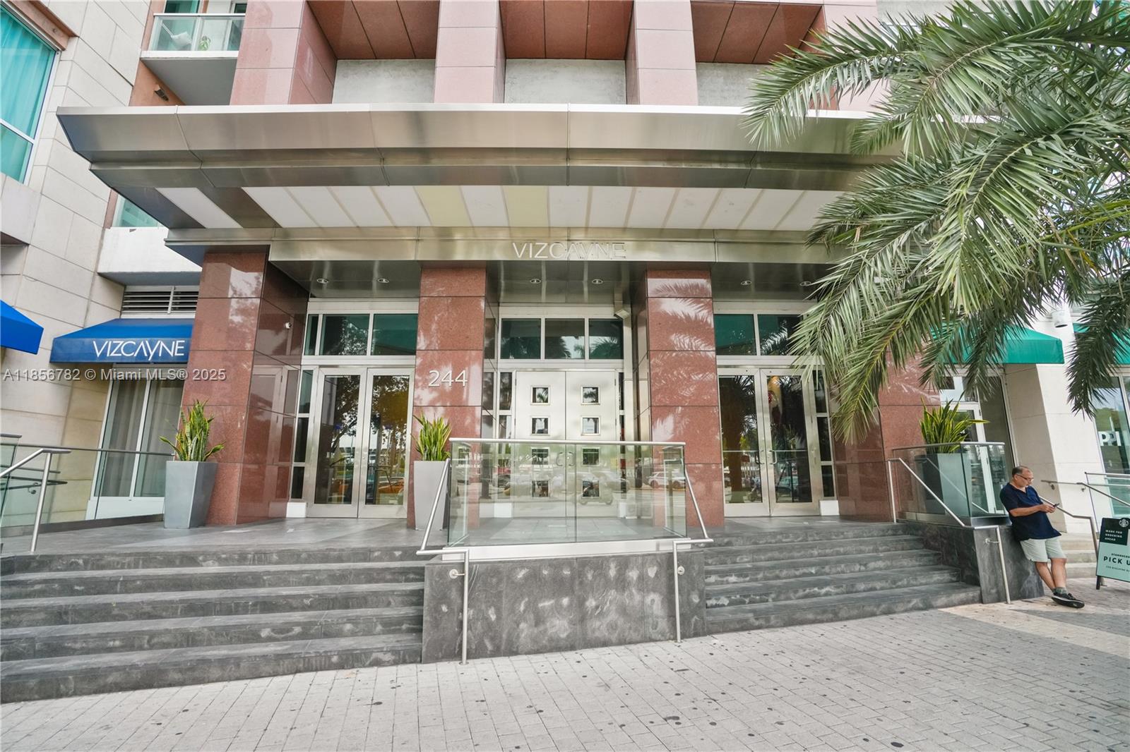 image Vizcayne Condominium34