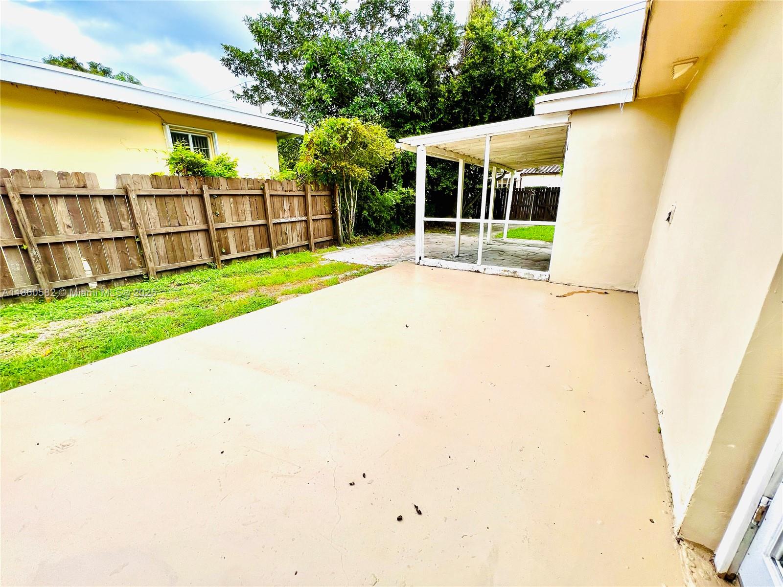 410 Pinecrest Dr Miami Springs, FL 33166