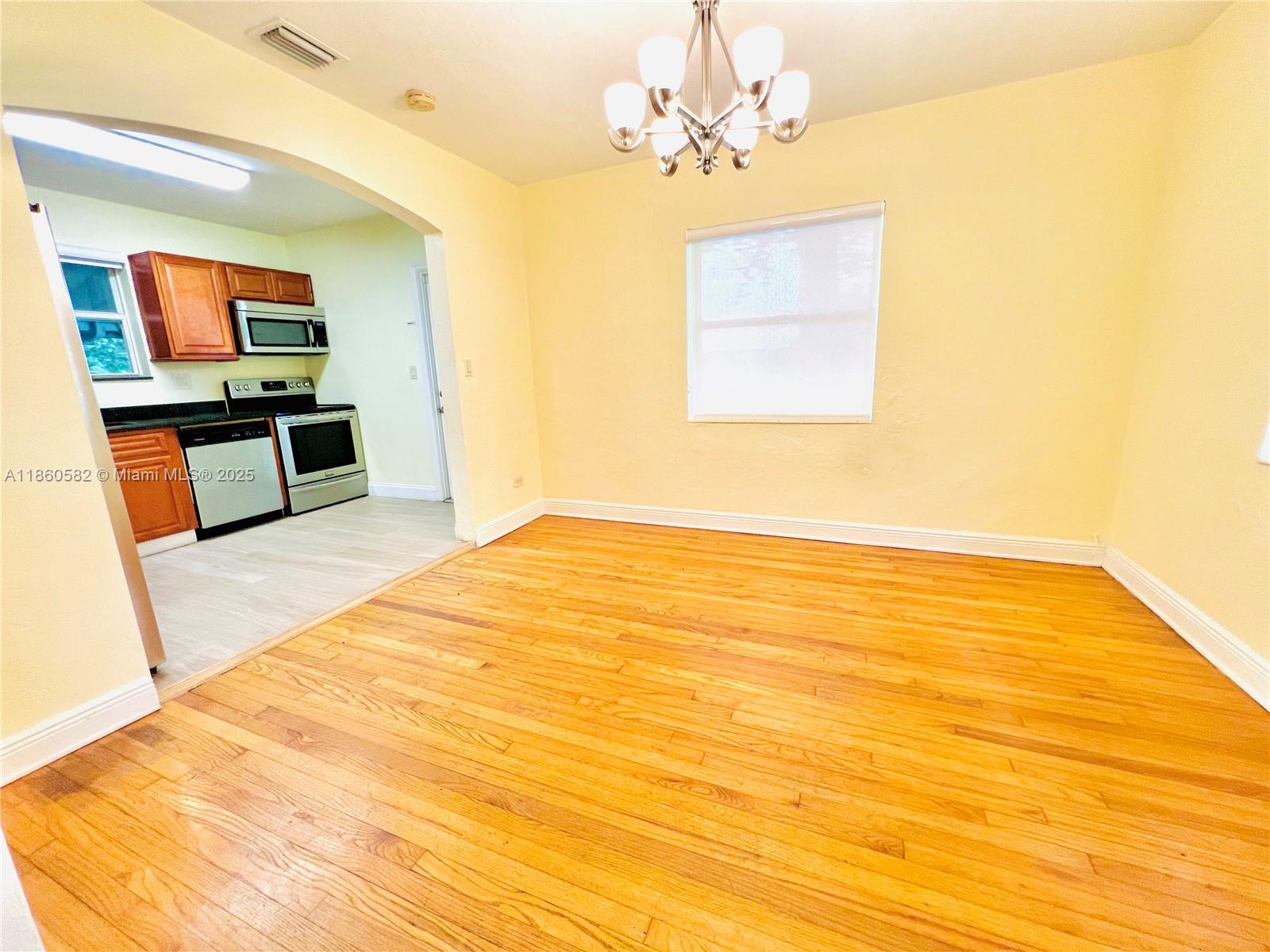 410 Pinecrest Dr Miami Springs, FL 33166