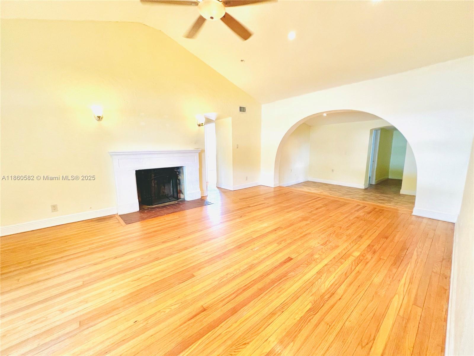 410 Pinecrest Dr Miami Springs, FL 33166