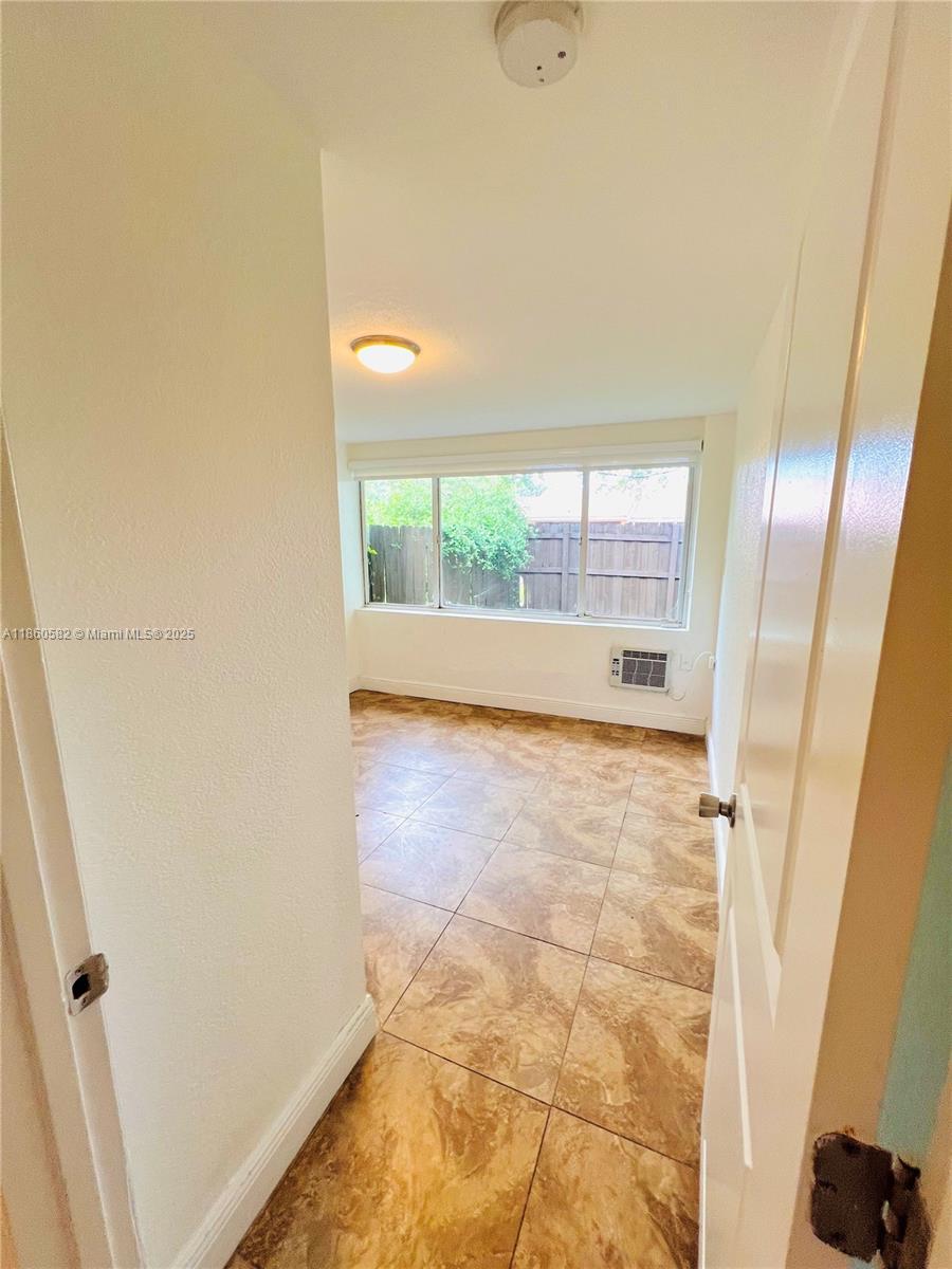 410 Pinecrest Dr Miami Springs, FL 33166