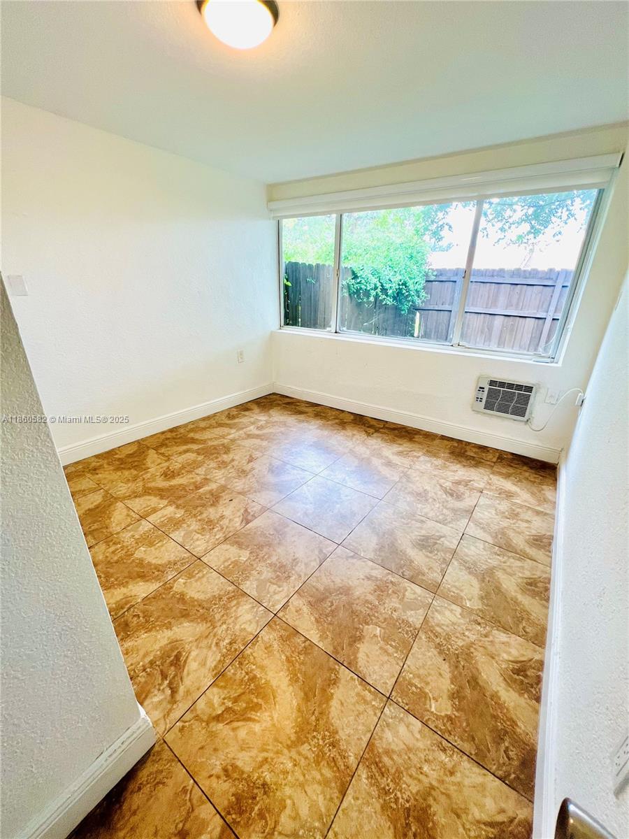 410 Pinecrest Dr Miami Springs, FL 33166