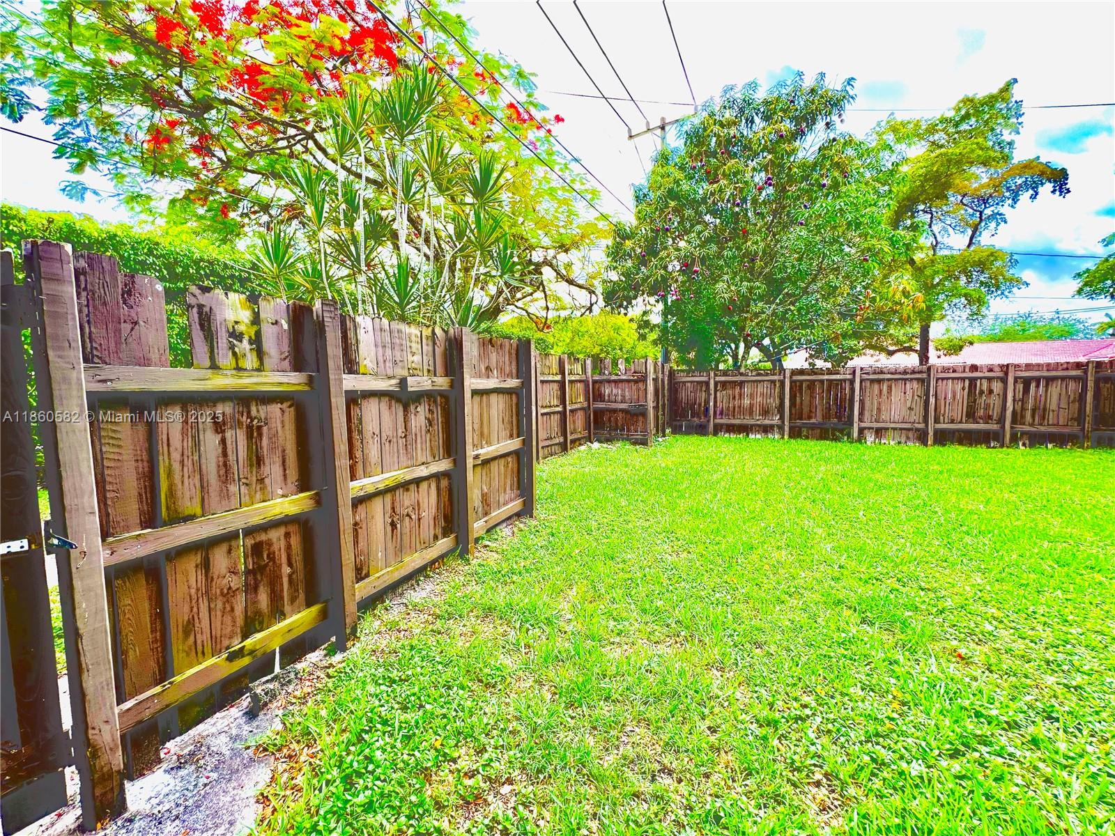 410 Pinecrest Dr Miami Springs, FL 33166