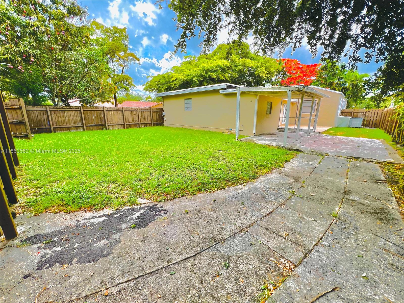 410 Pinecrest Dr Miami Springs, FL 33166