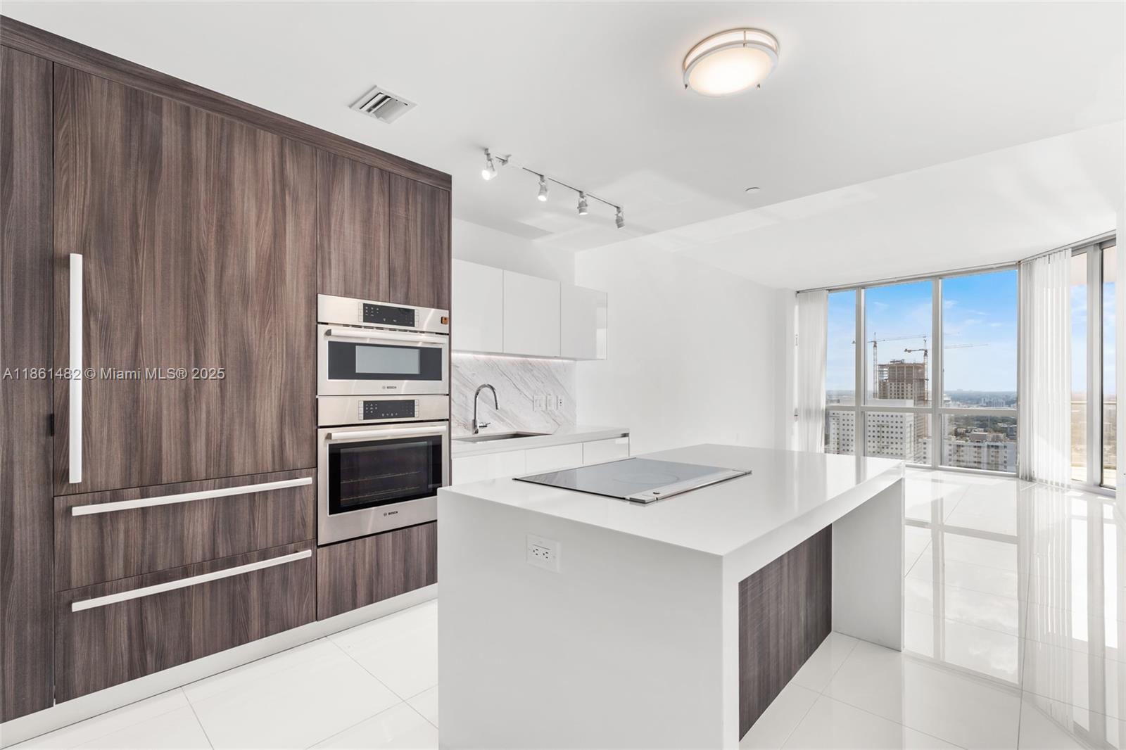 851 NE 1st Ave #2506