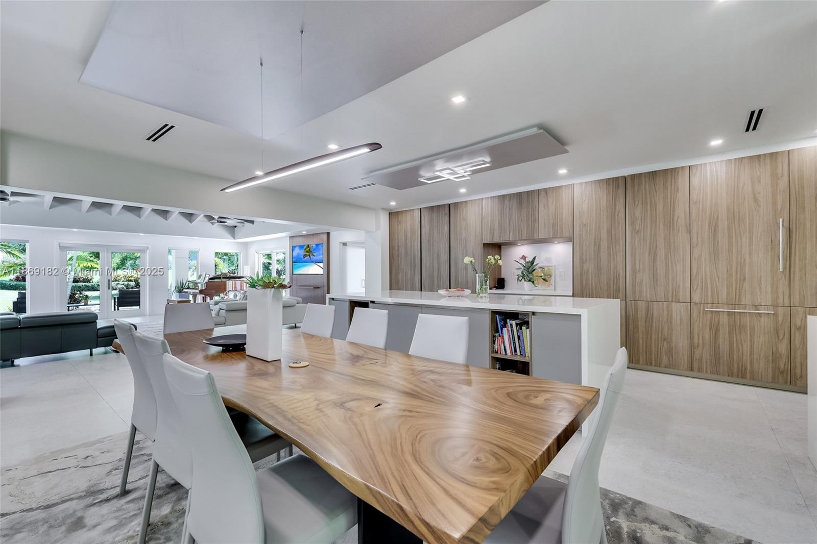 4144 Pinta Ct Coral Gables, FL 33146