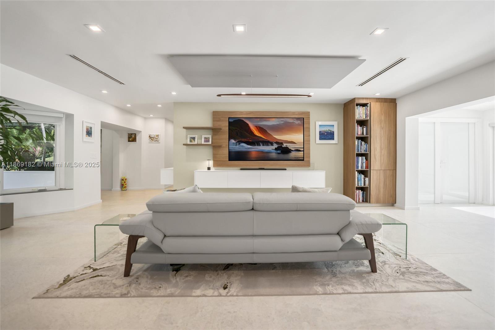 4144 Pinta Ct Coral Gables, FL 33146