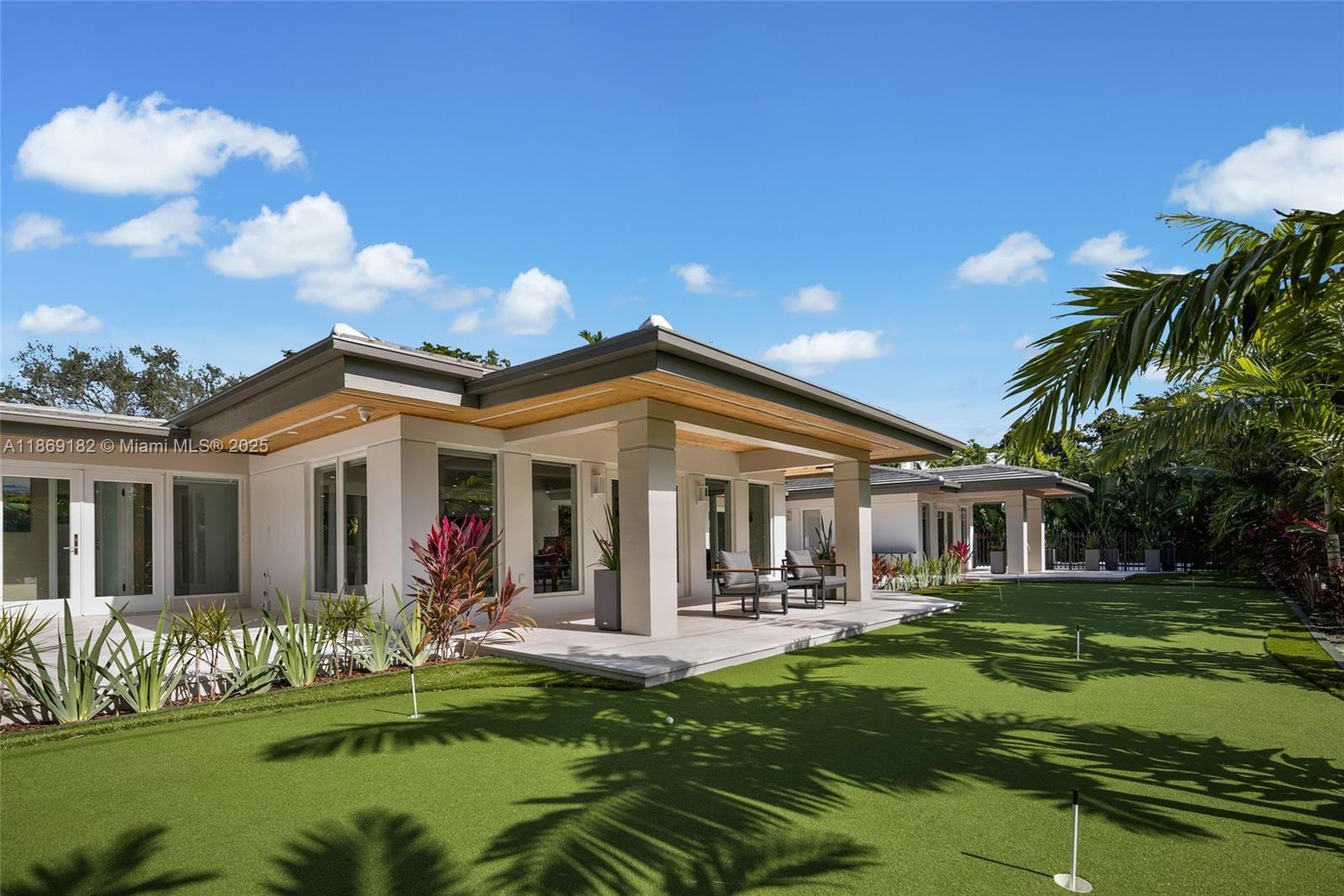 4144 Pinta Ct Coral Gables, FL 33146