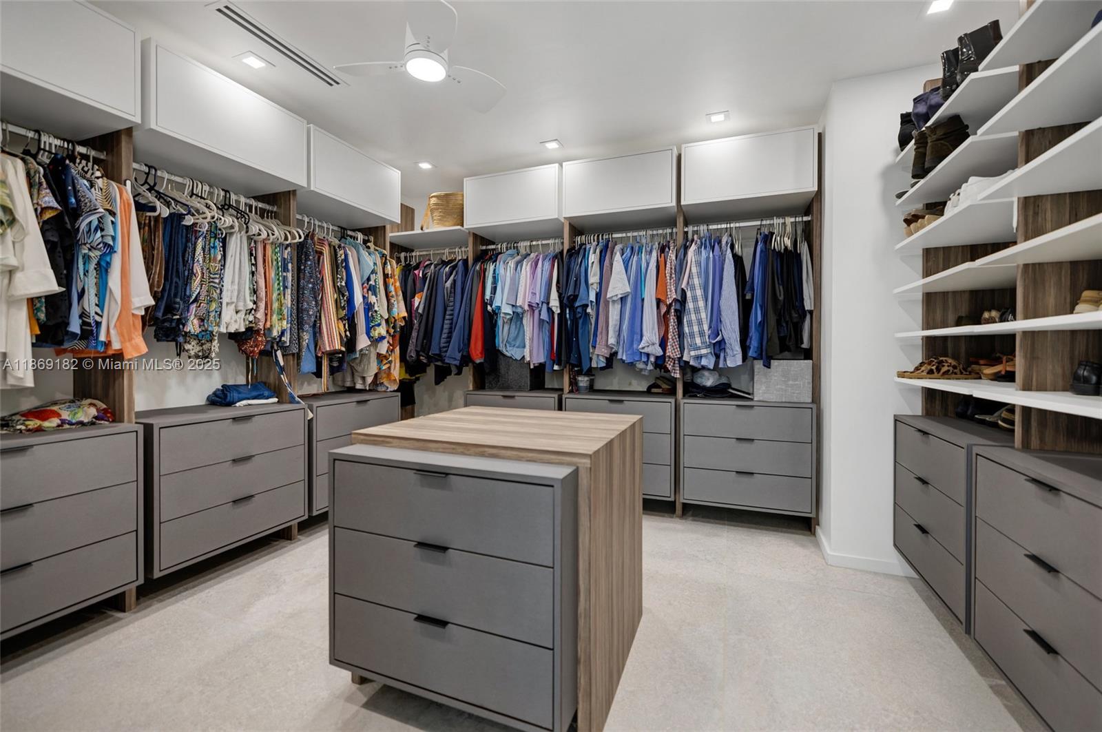 4144 Pinta Ct Coral Gables, FL 33146