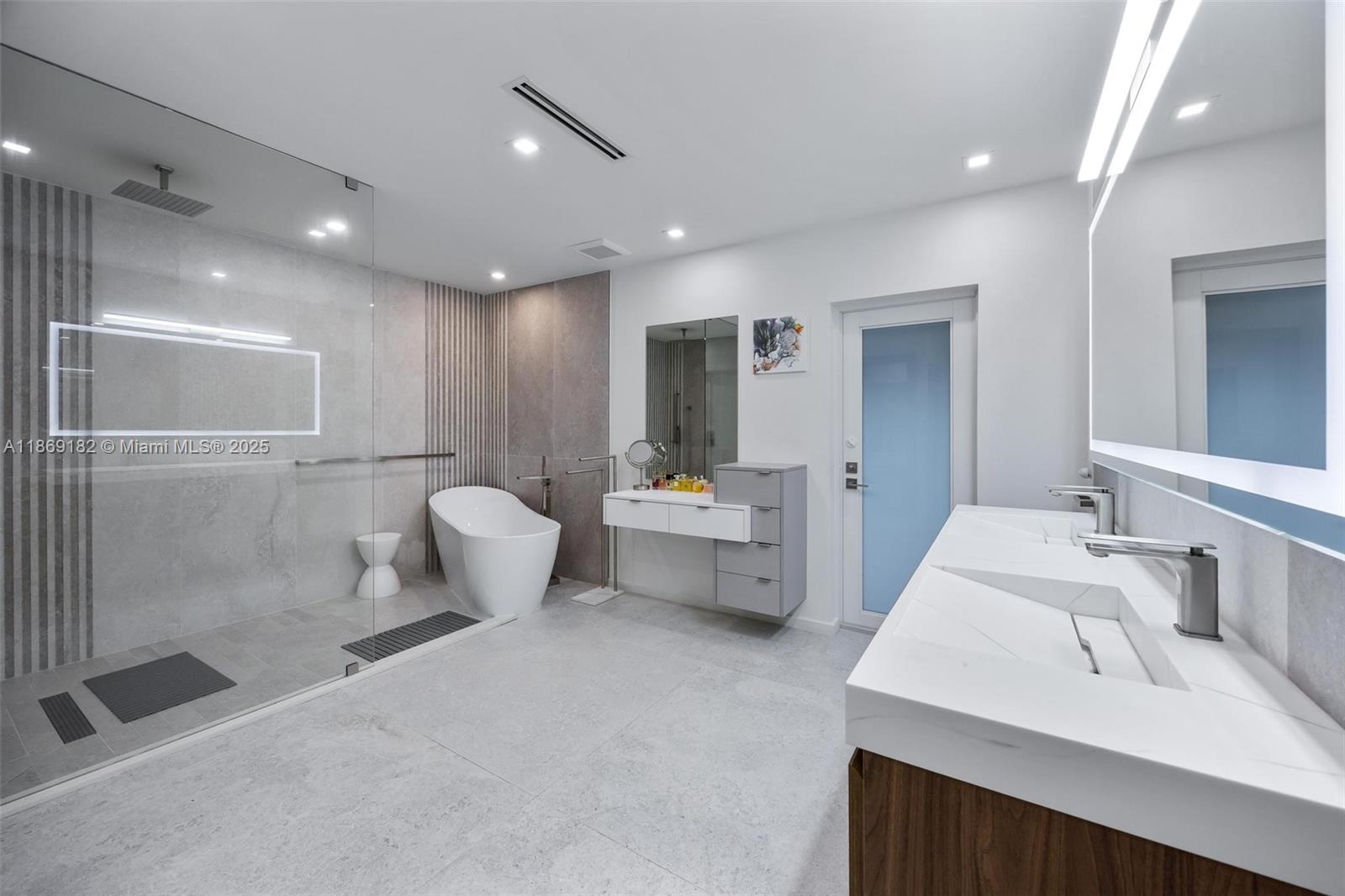 4144 Pinta Ct Coral Gables, FL 33146