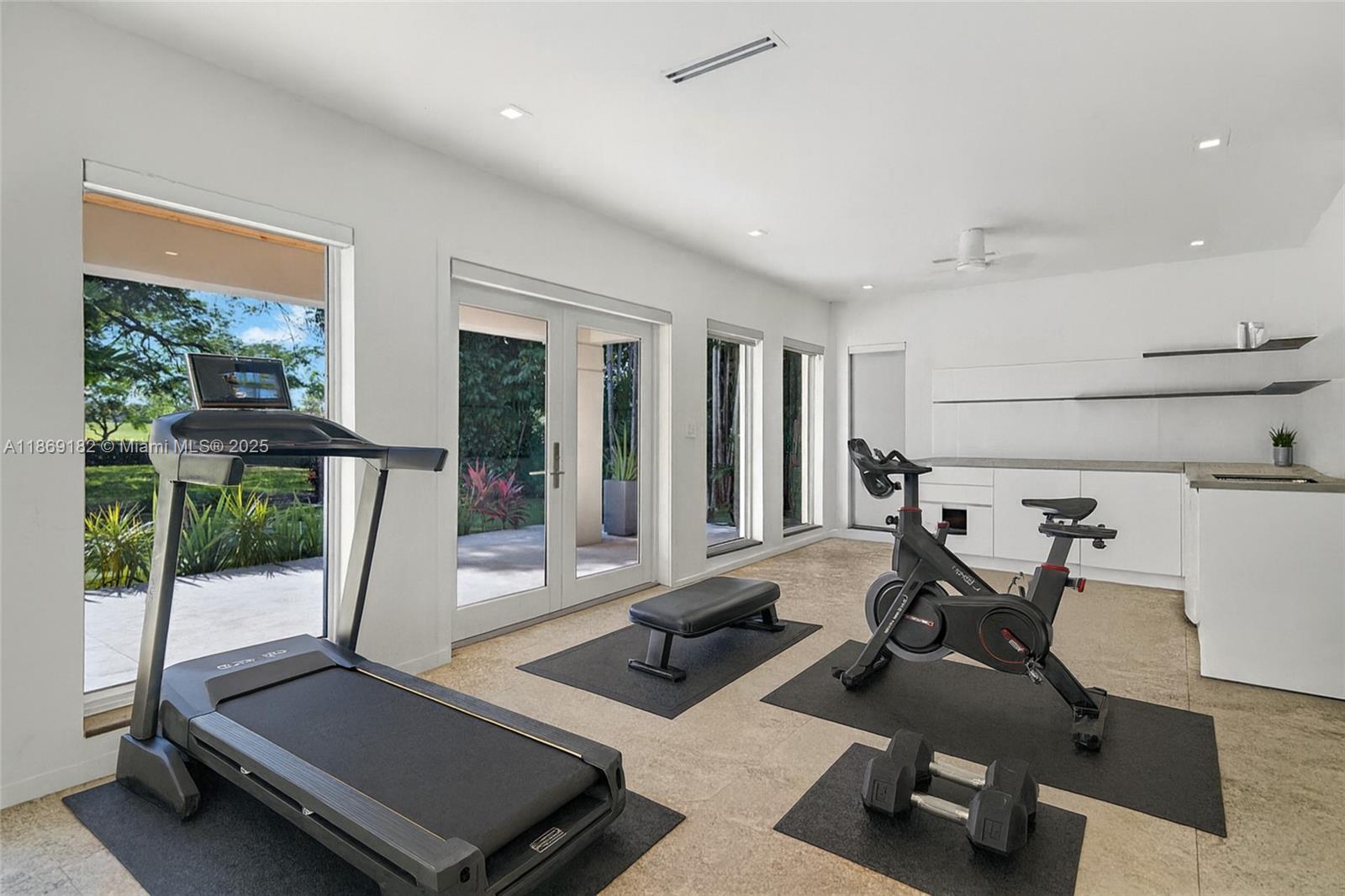 4144 Pinta Ct Coral Gables, FL 33146