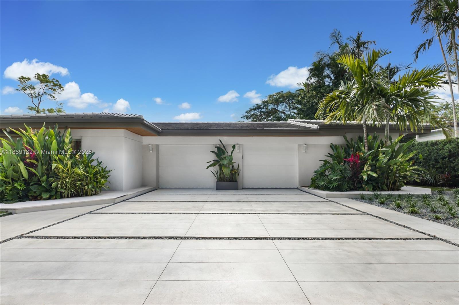 4144 Pinta Ct Coral Gables, FL 33146