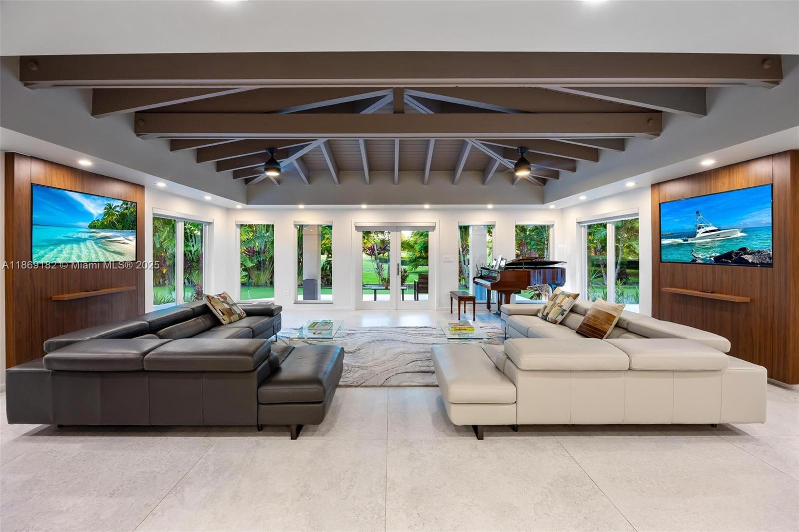 4144 Pinta Ct Coral Gables, FL 33146