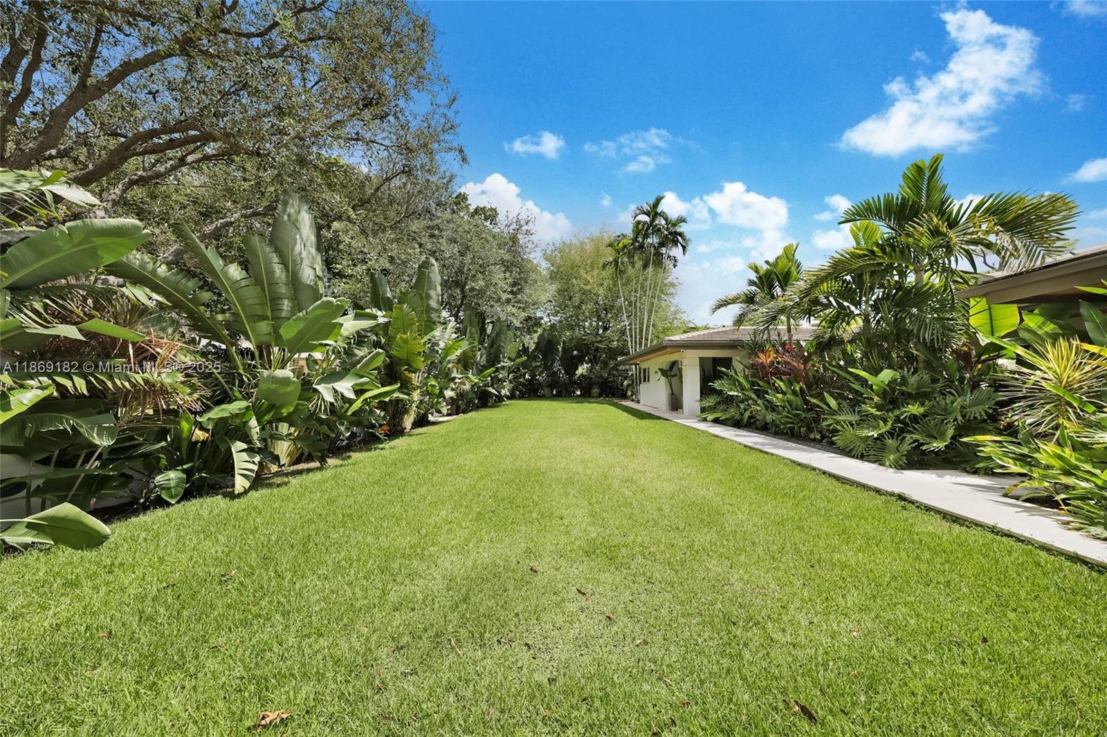 4144 Pinta Ct Coral Gables, FL 33146