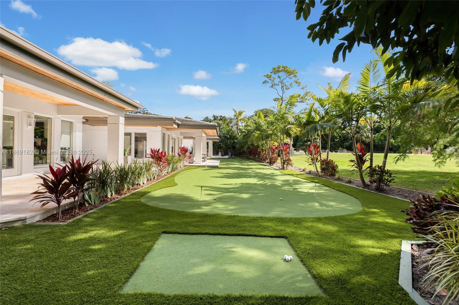 4144 Pinta Ct Coral Gables, FL 33146