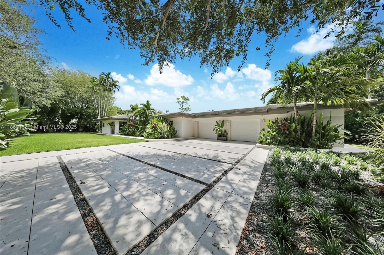 4144 Pinta Ct Coral Gables, FL 33146