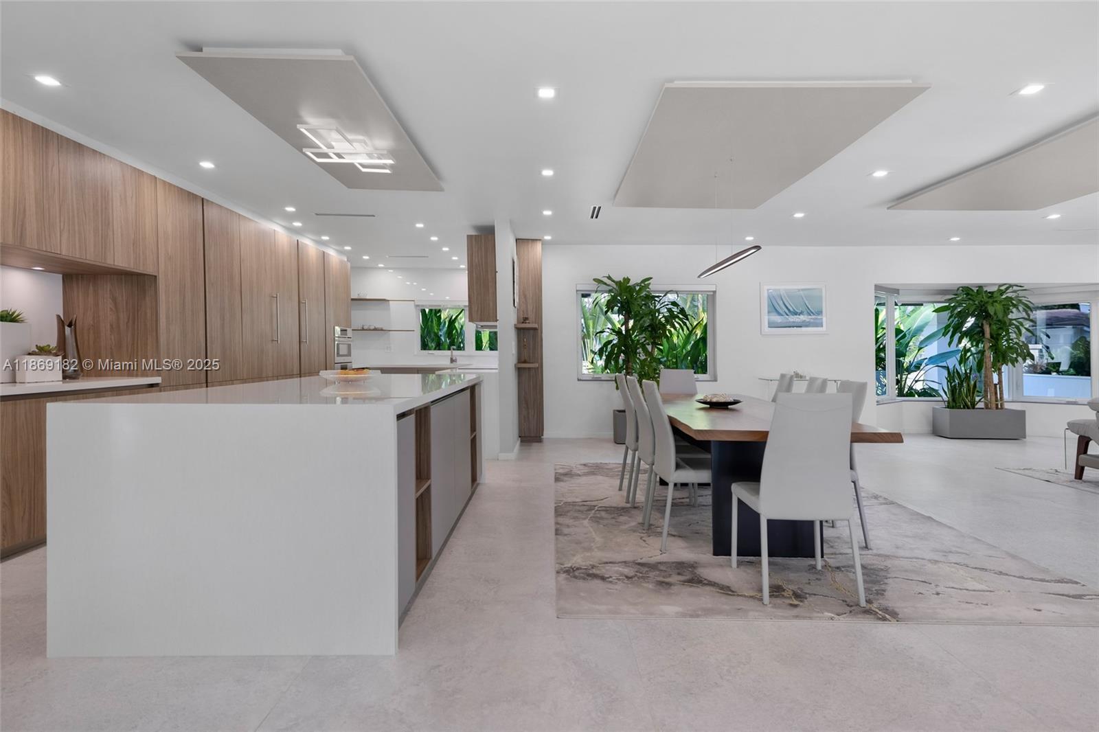 4144 Pinta Ct Coral Gables, FL 33146